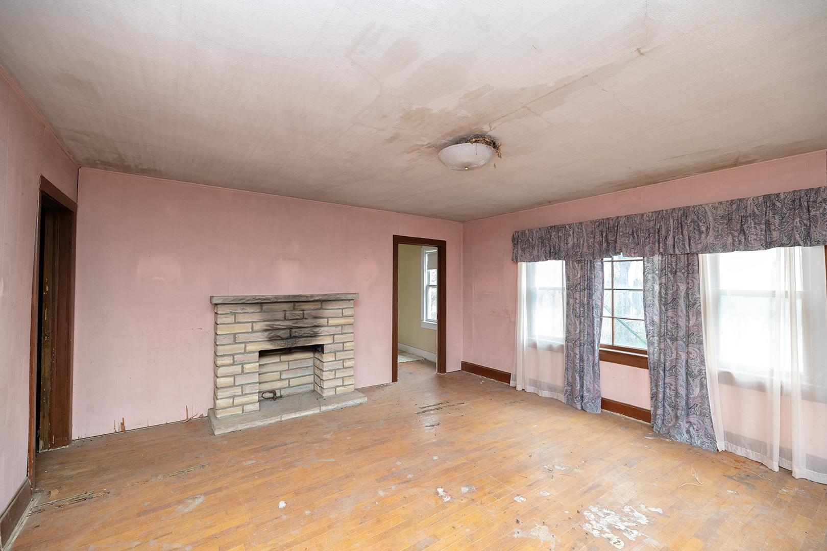 2216 E Ford Valley Center KS 67147