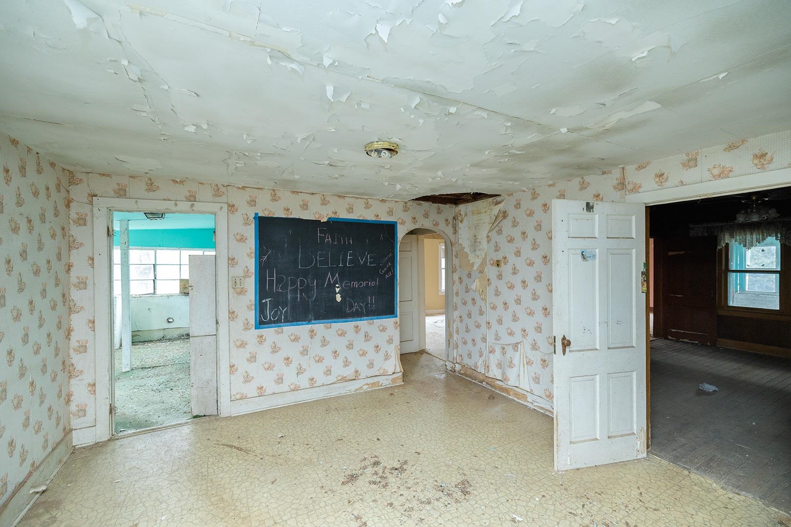 2216 E Ford Valley Center KS 67147