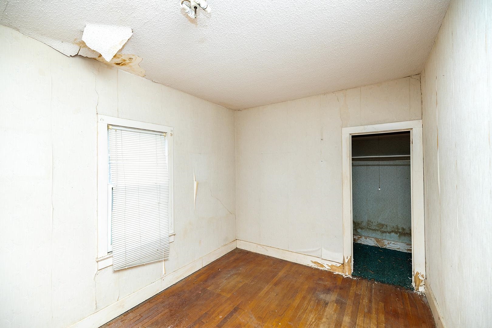 2216 E Ford Valley Center KS 67147