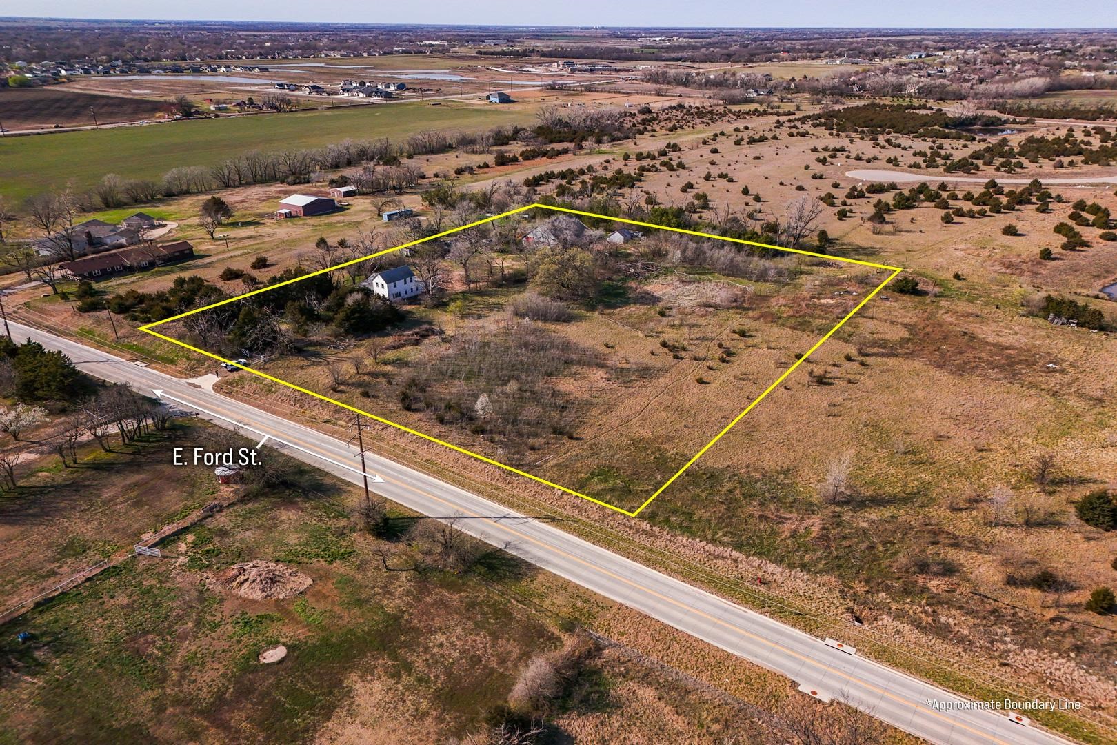 2216 E Ford Valley Center KS 67147