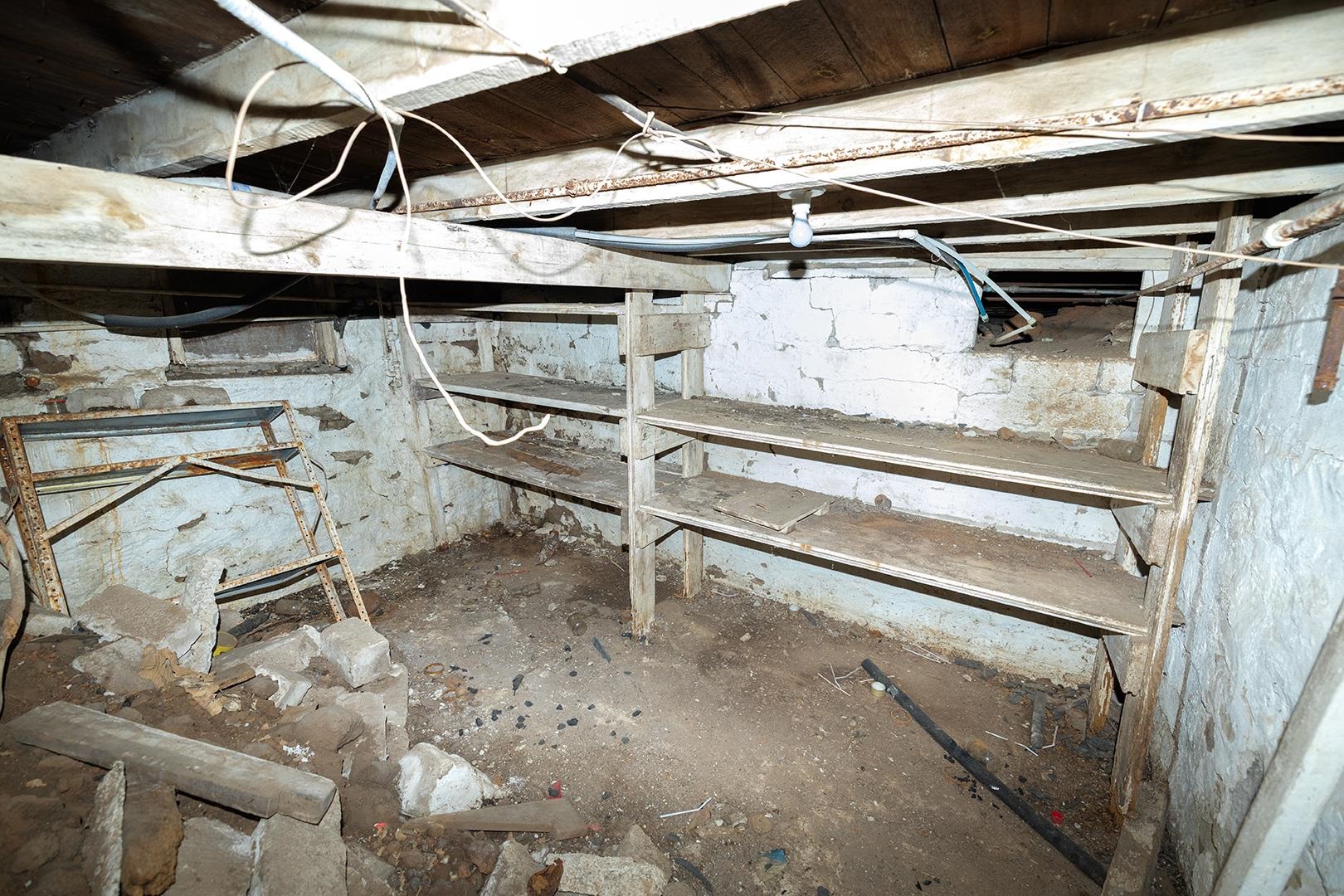 2216 E Ford Valley Center KS 67147