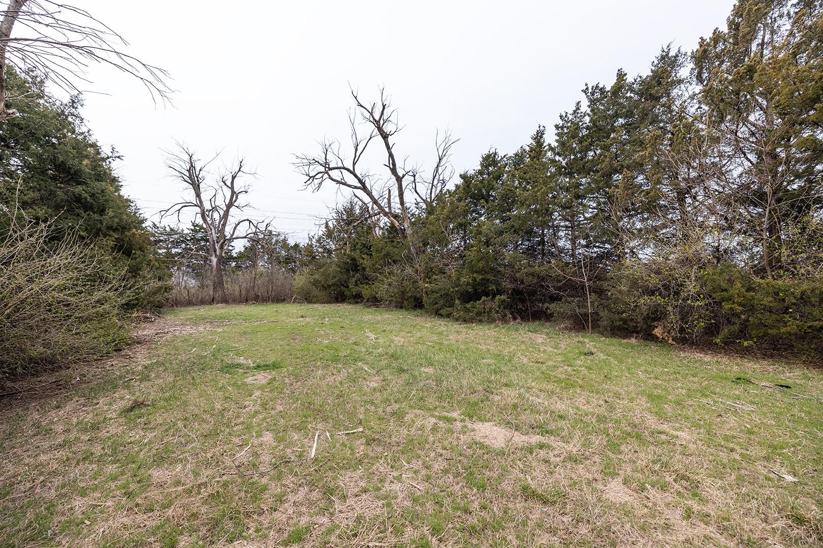 2216 E Ford Valley Center KS 67147