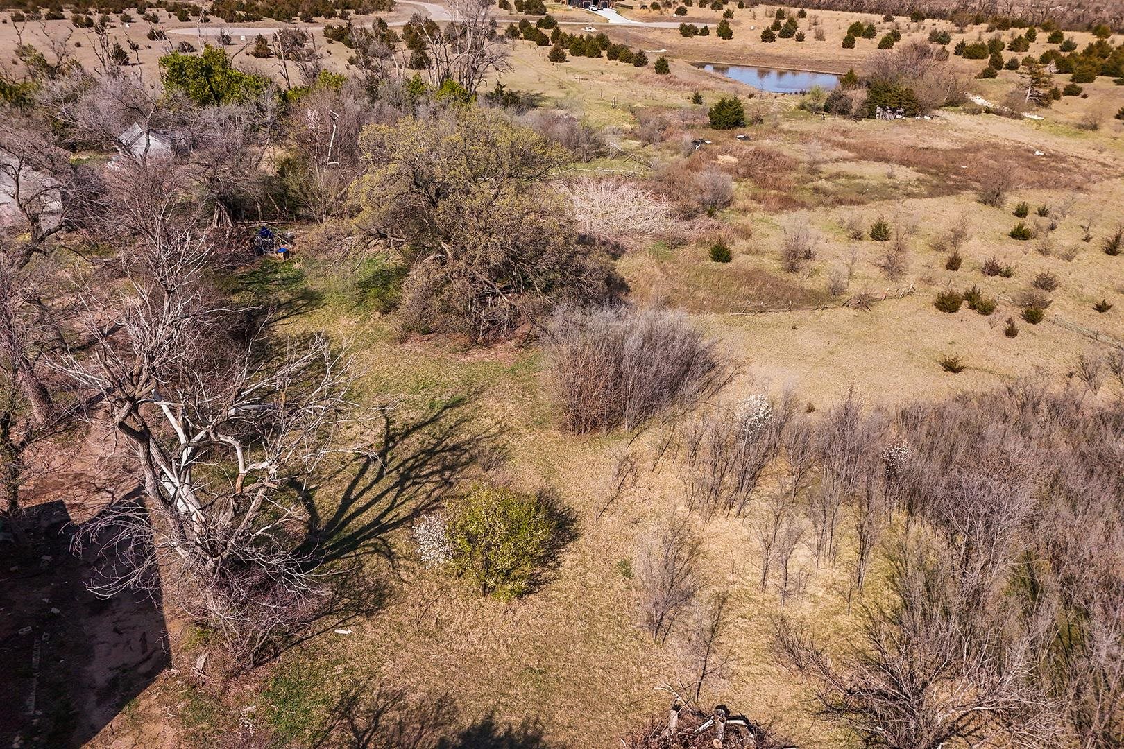2216 E Ford Valley Center KS 67147
