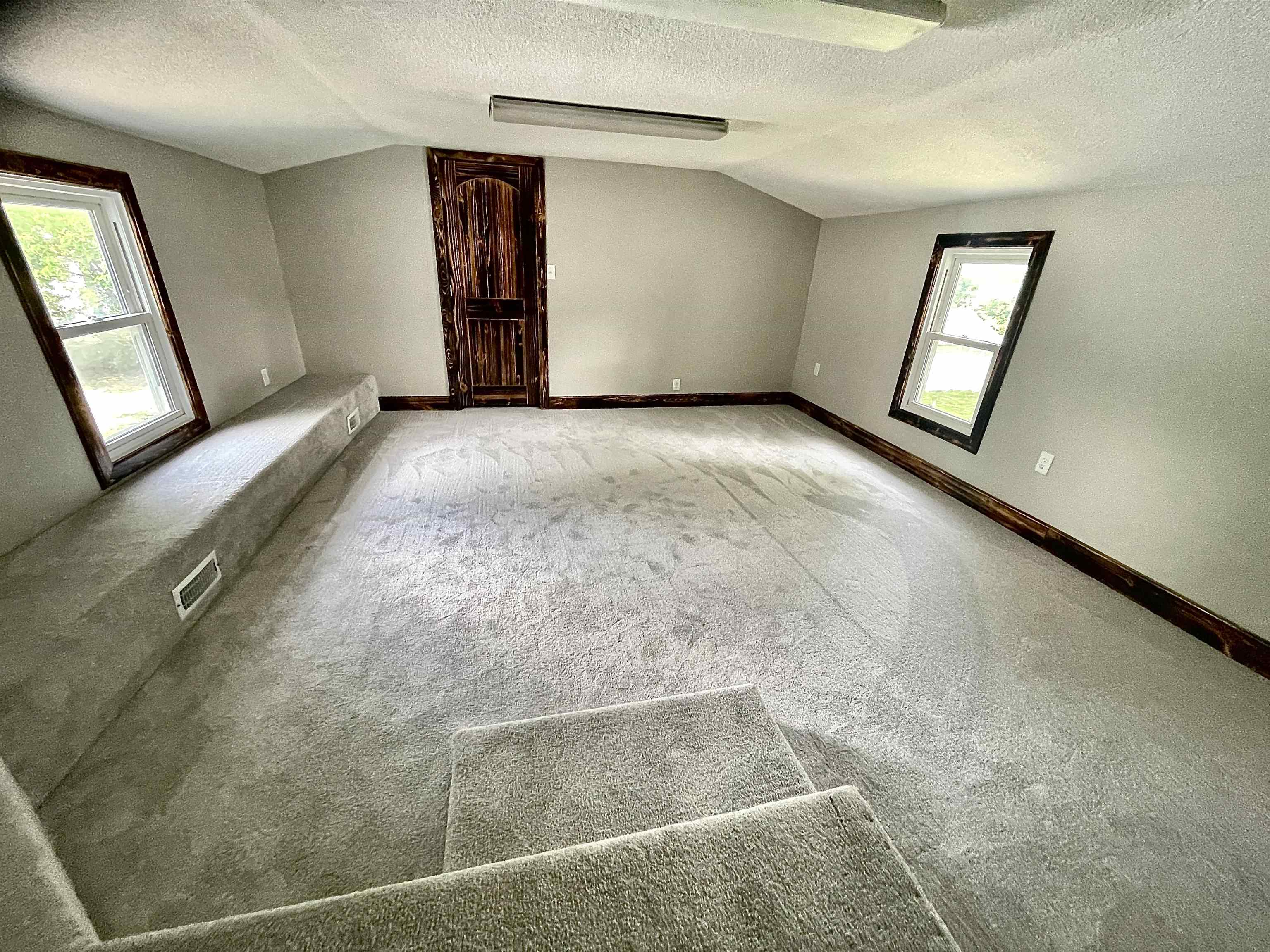 904 E 5th Avenue Winfield KS 67156