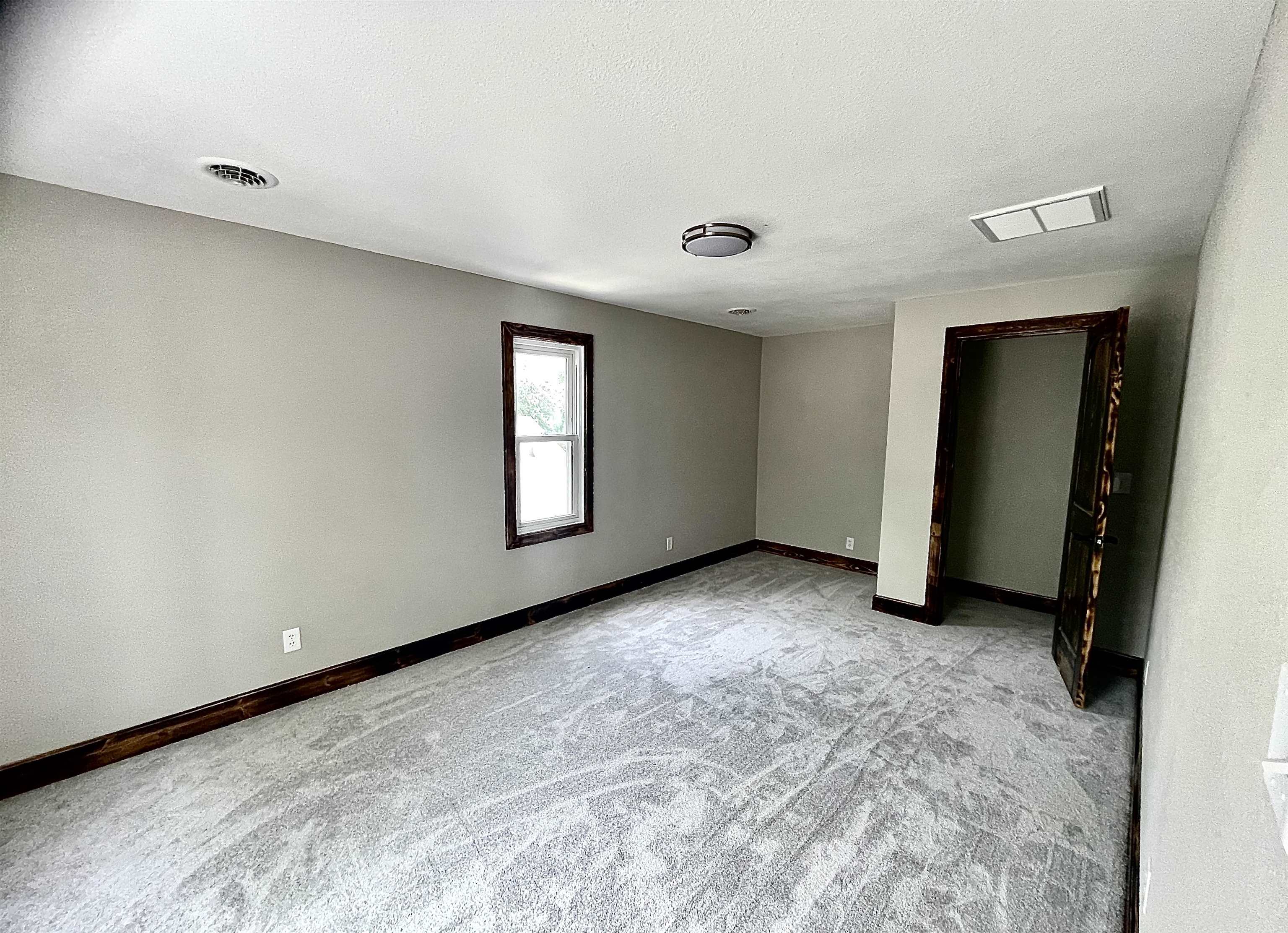 904 E 5th Avenue Winfield KS 67156