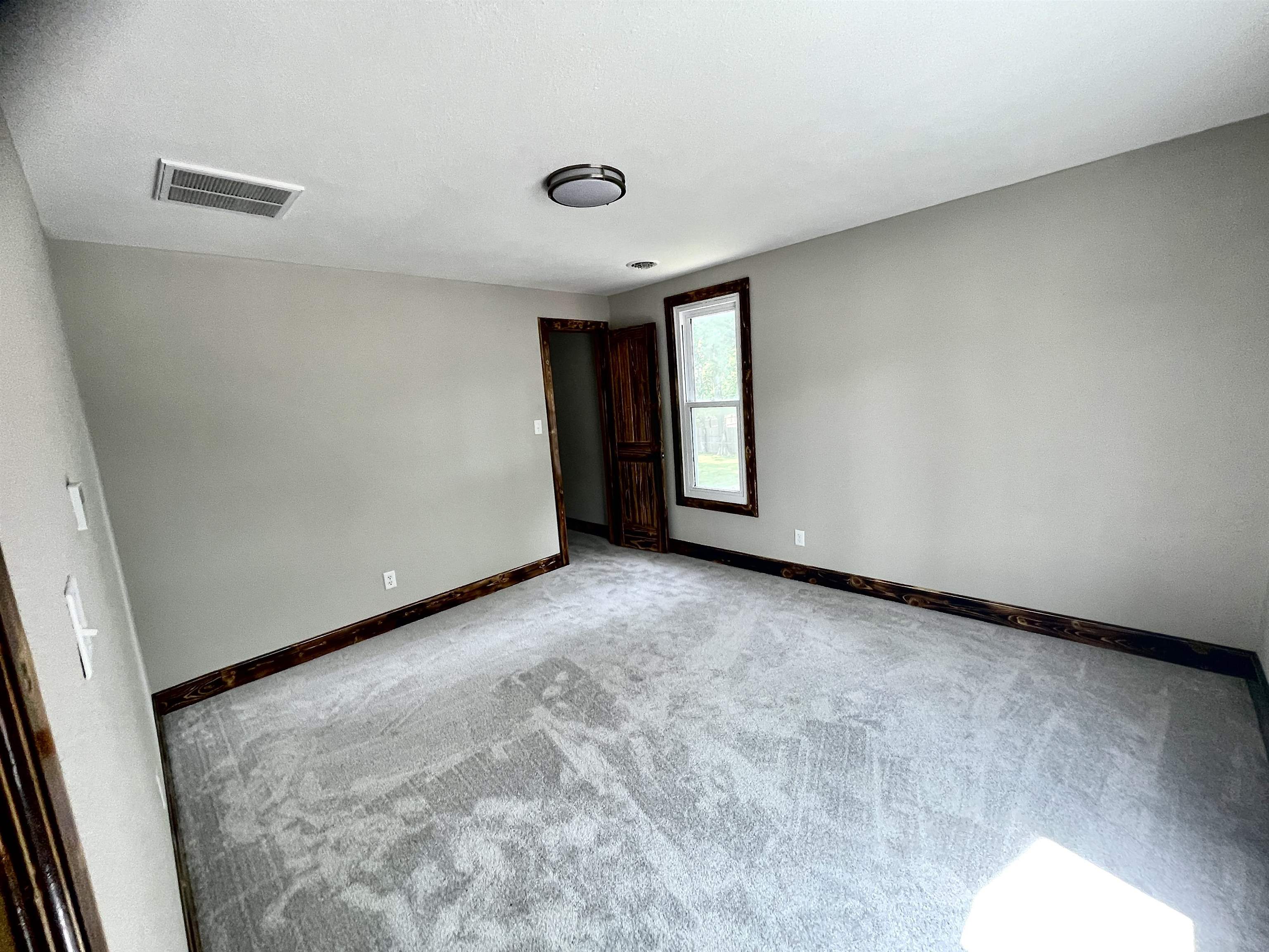 904 E 5th Avenue Winfield KS 67156