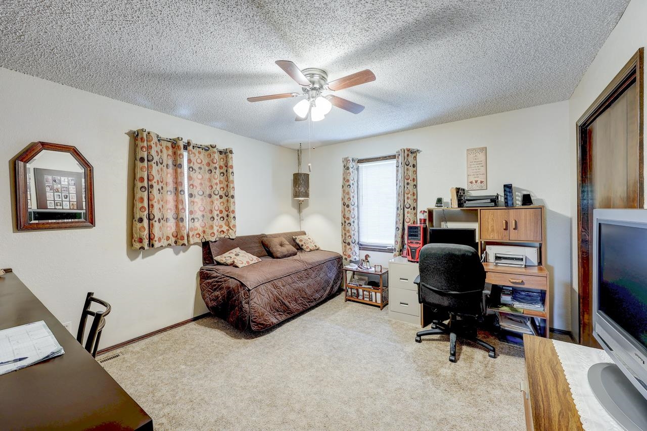 4 Lakeridge Drive Arkansas City KS 67005