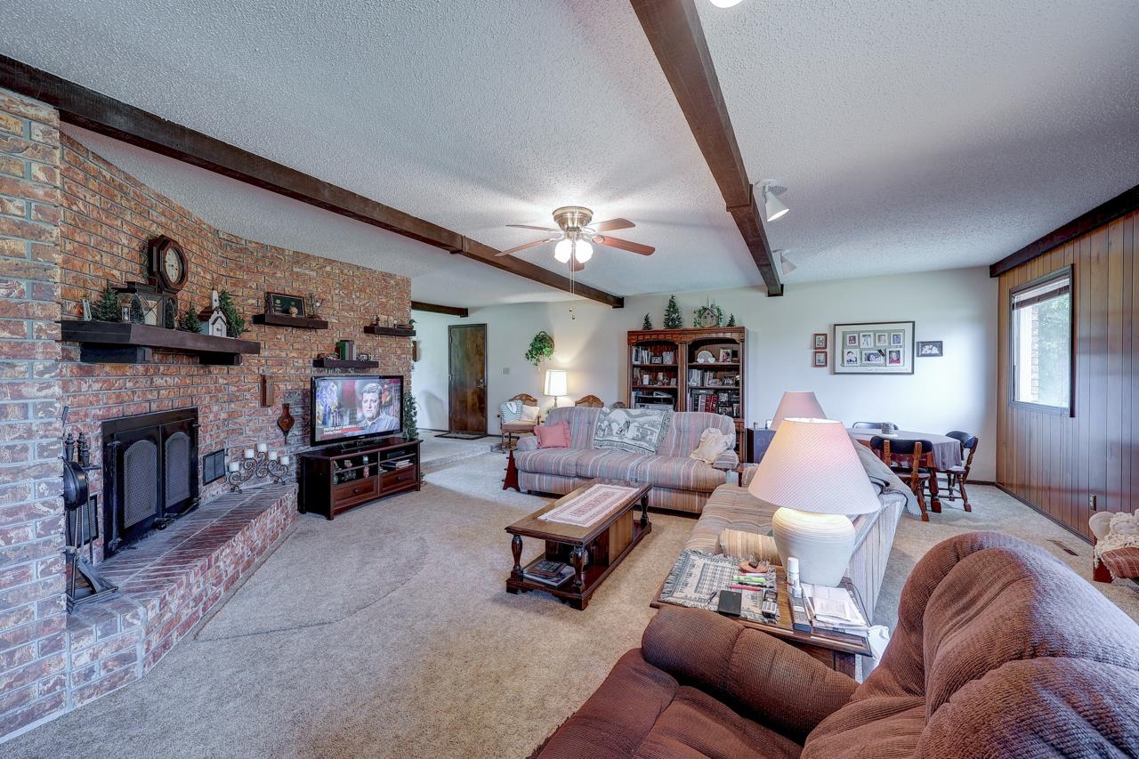 4 Lakeridge Drive Arkansas City KS 67005