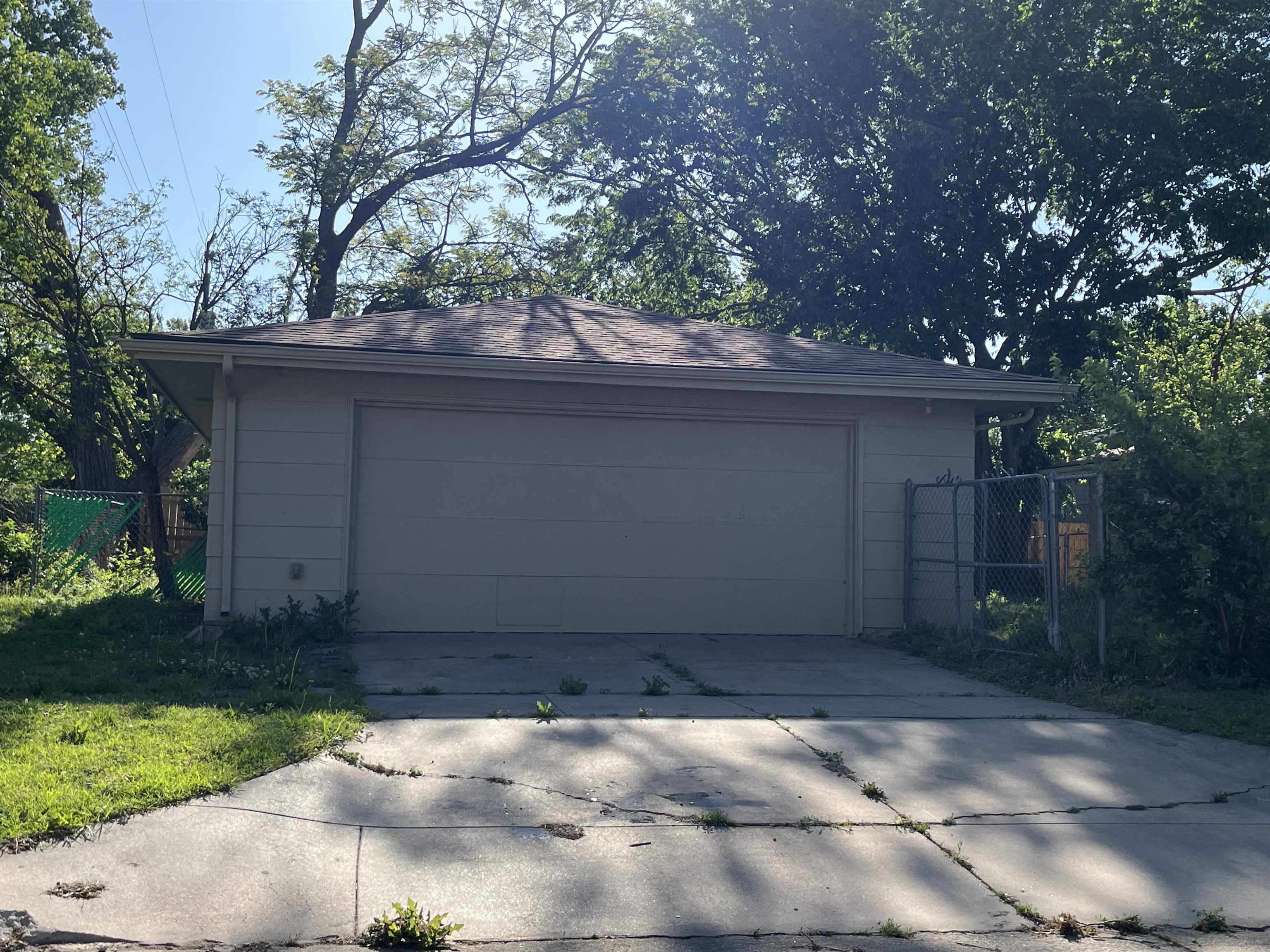 8102 E Indianapolis Street Wichita KS 67207-0000
