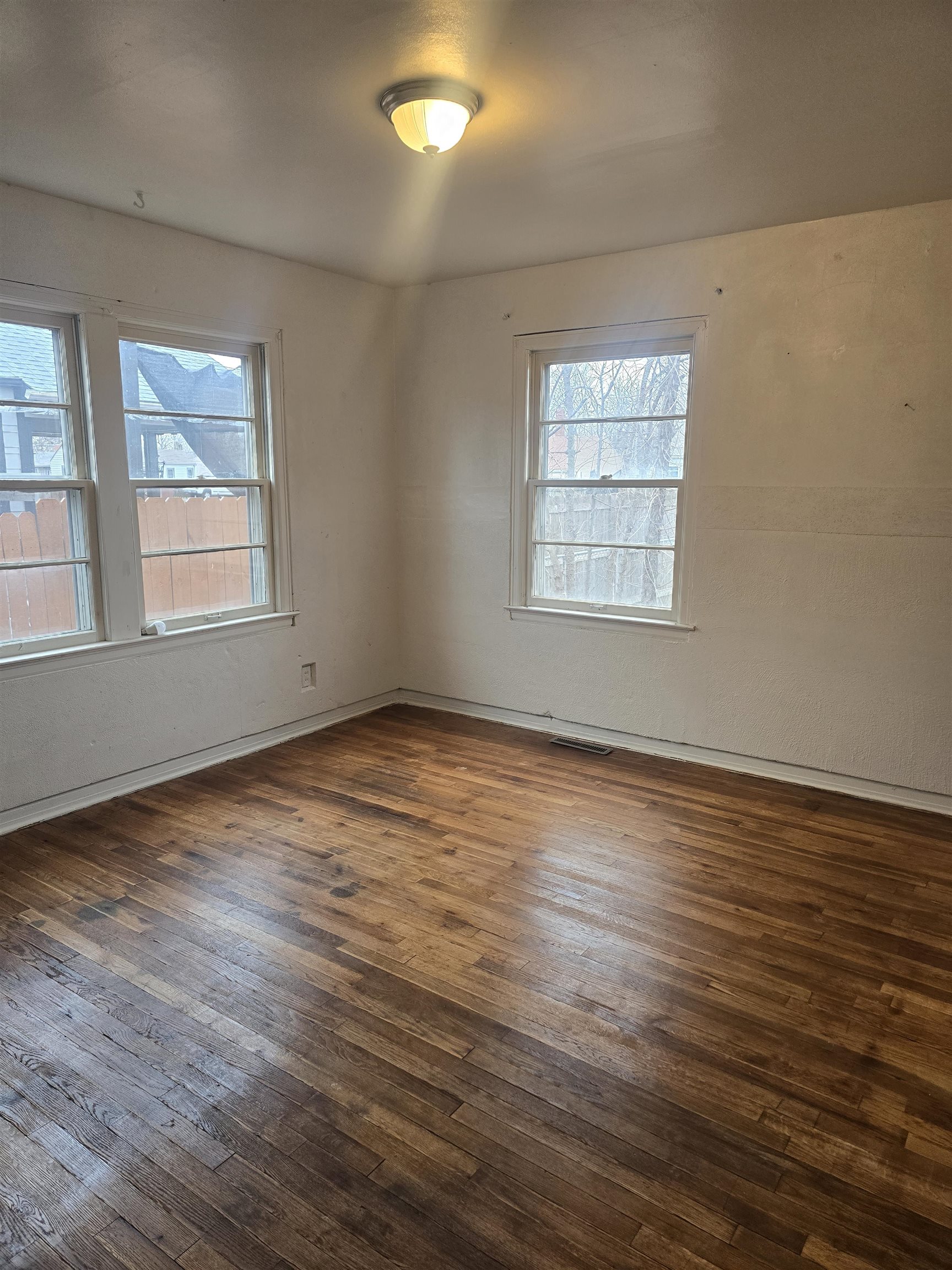 2018 S Washington Wichita KS 67211
