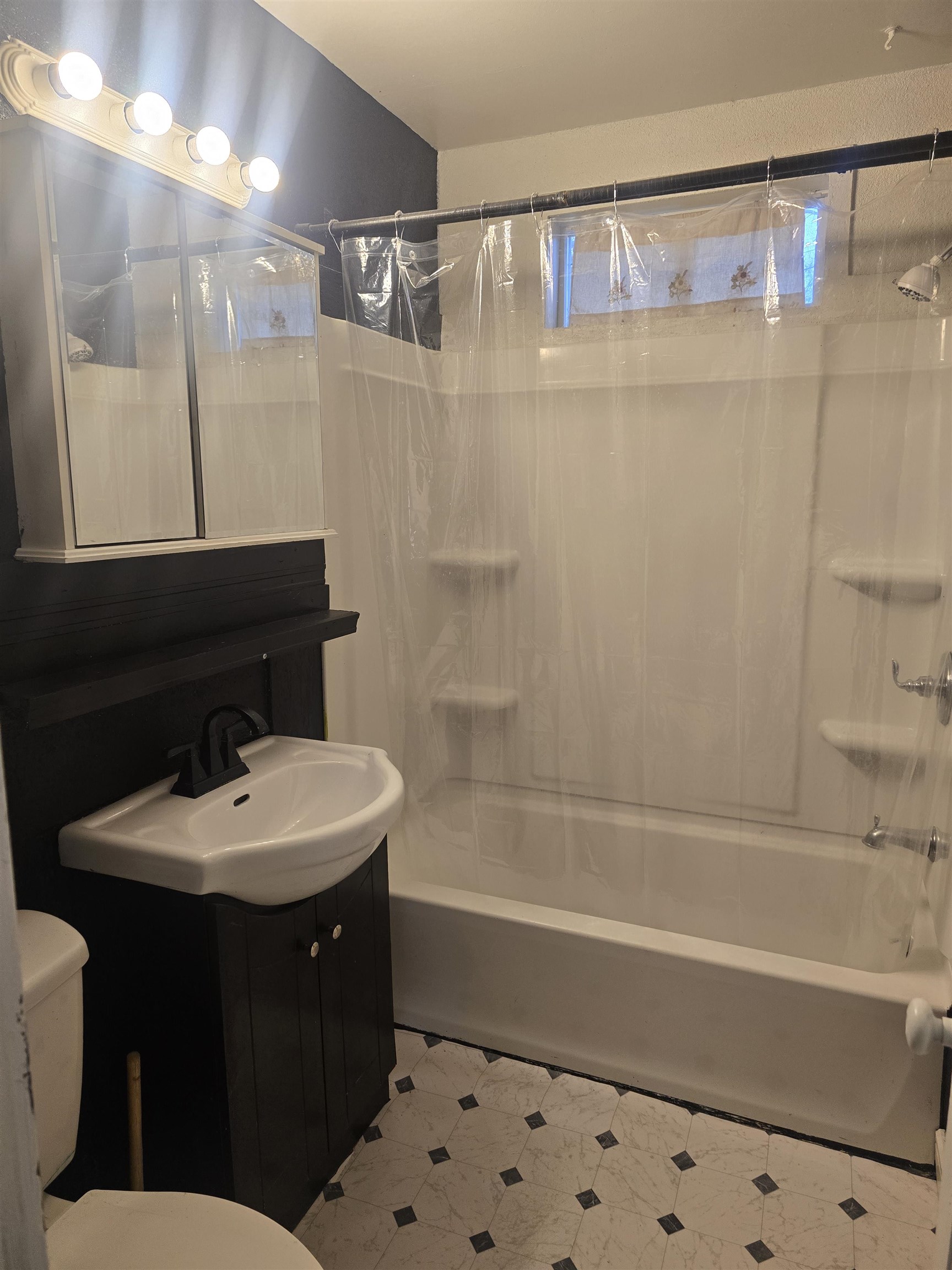 2018 S Washington Wichita KS 67211