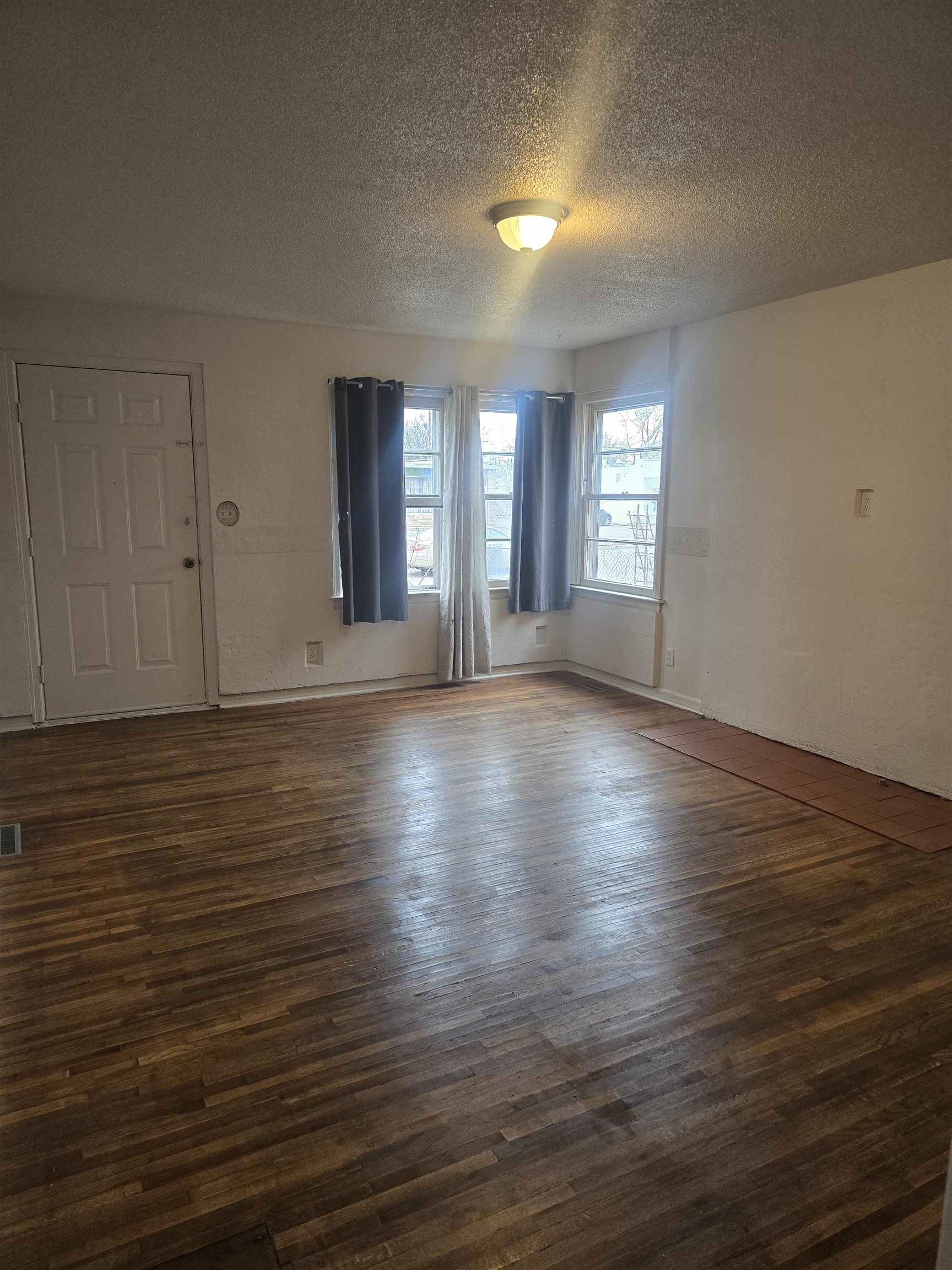 2018 S Washington Wichita KS 67211