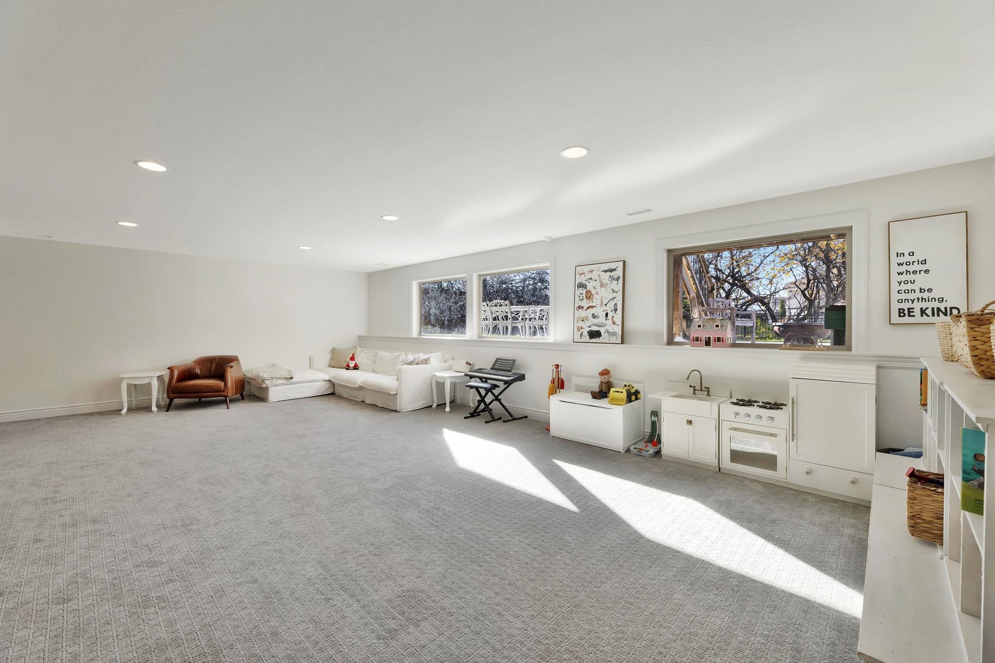 2333 N Silverdale Andover KS 67002