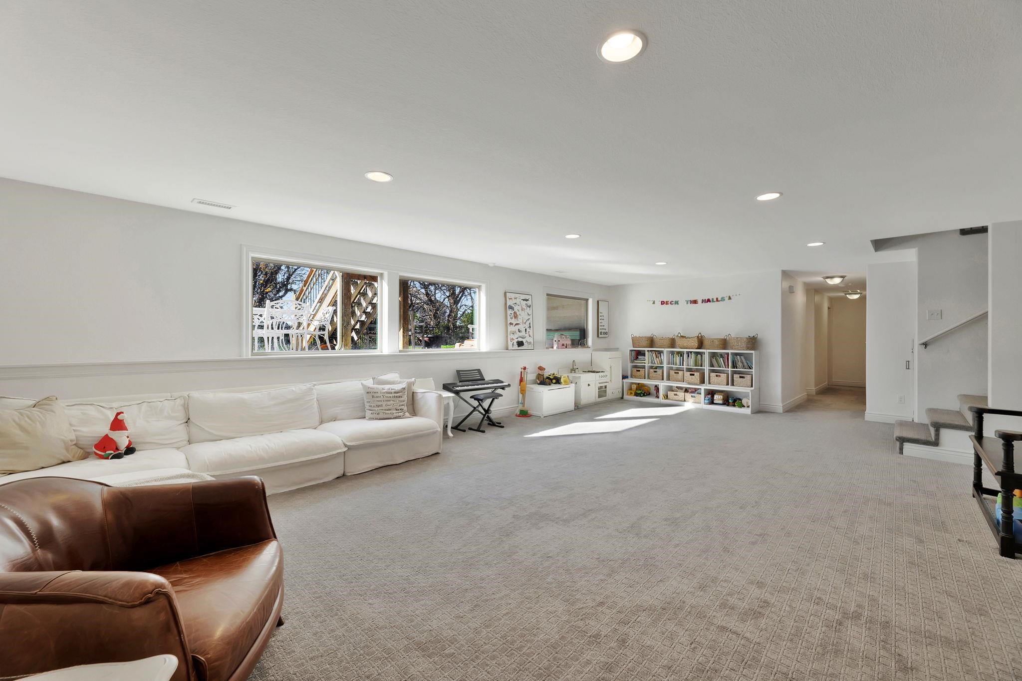 2333 N Silverdale Andover KS 67002