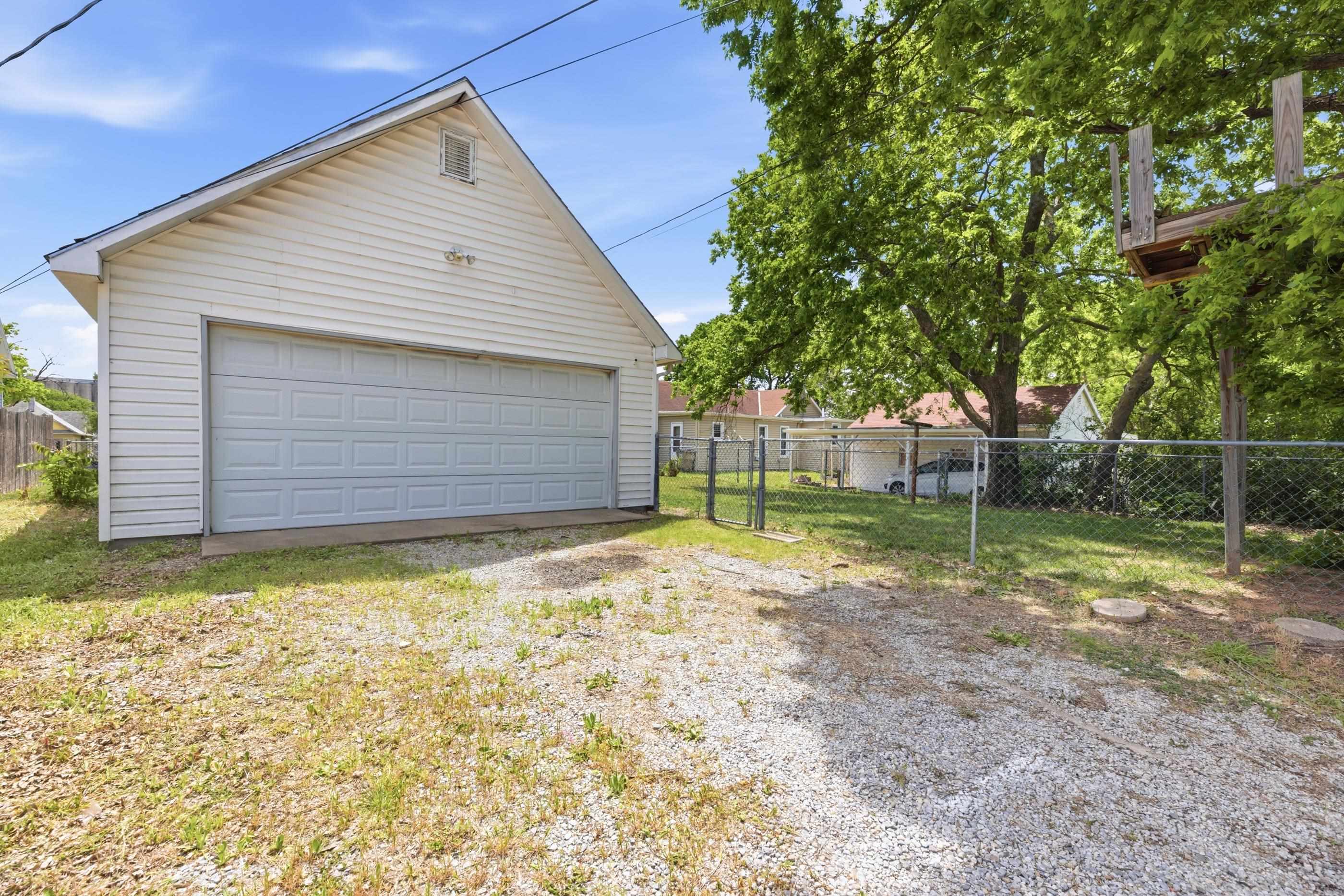 218 E 10th Street Newton KS 67114