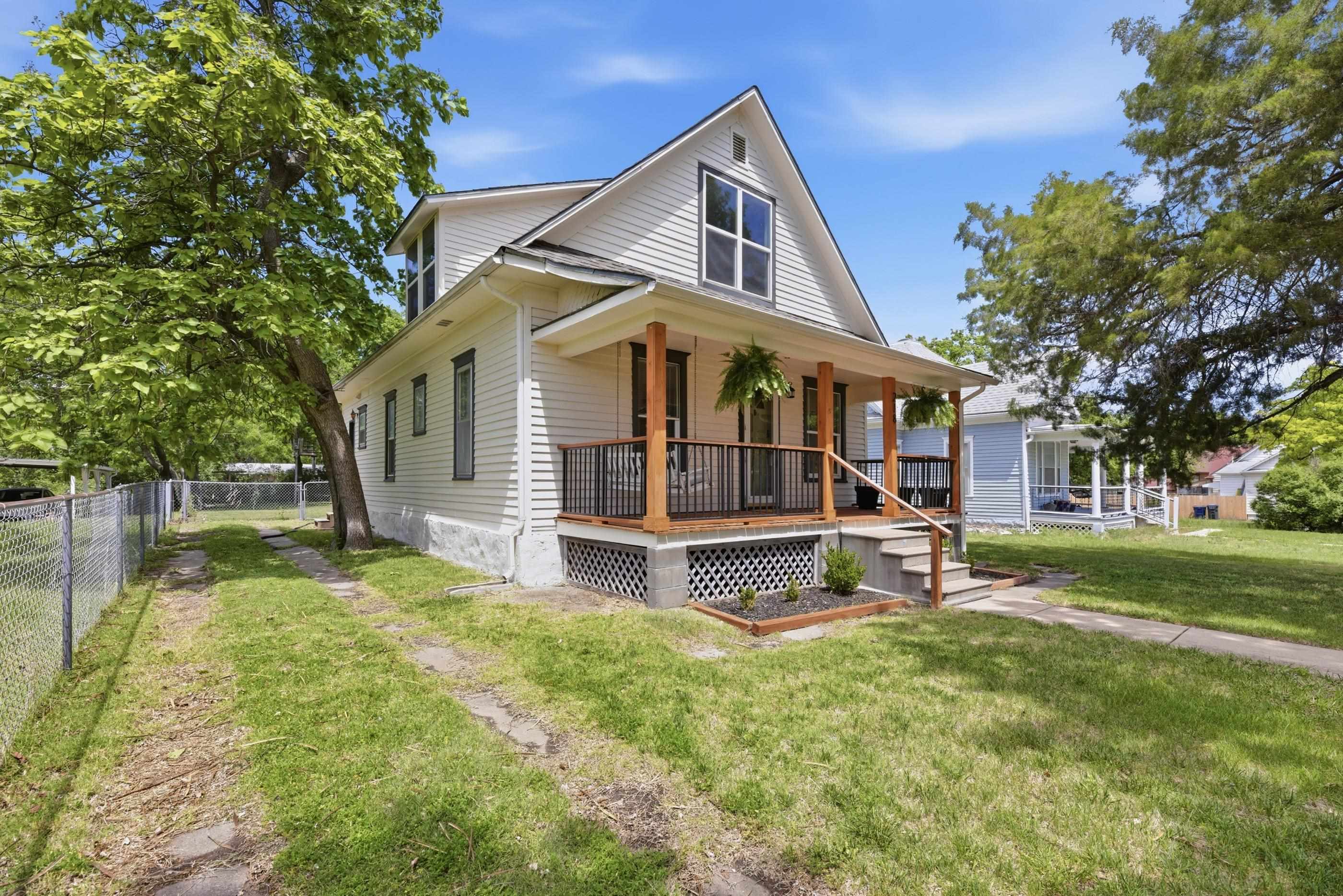 218 E 10th Street Newton KS 67114