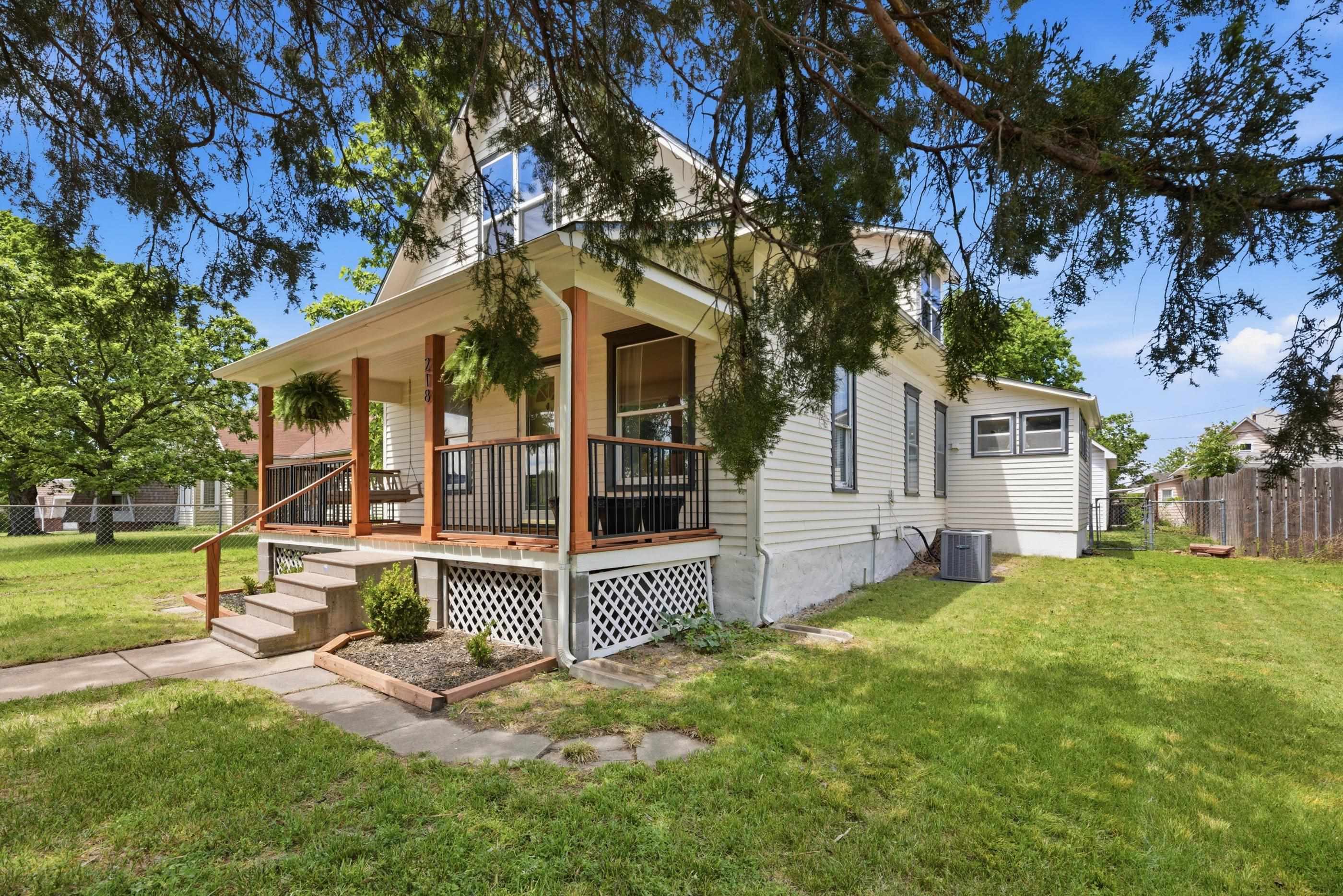 218 E 10th Street Newton KS 67114