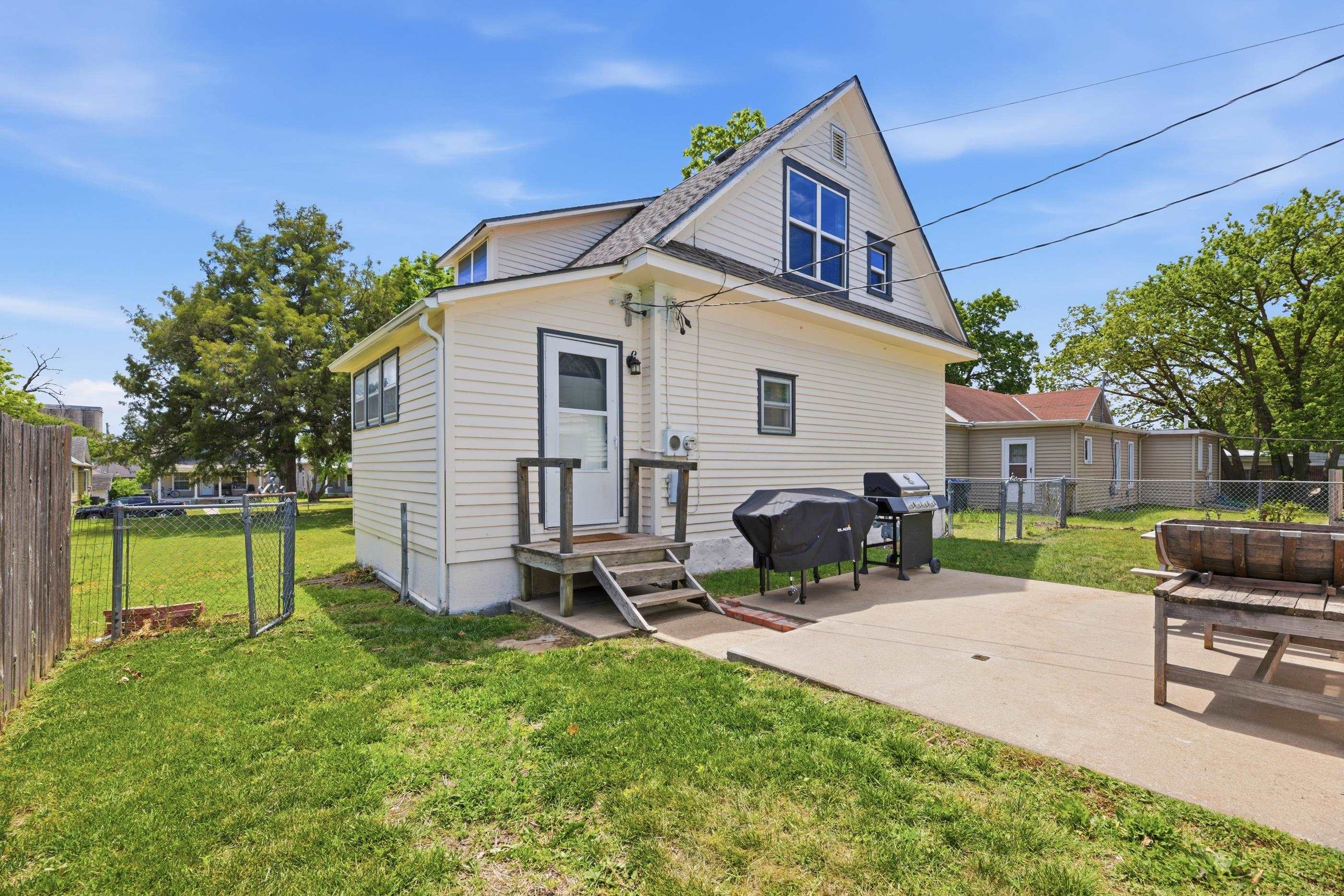 218 E 10th Street Newton KS 67114