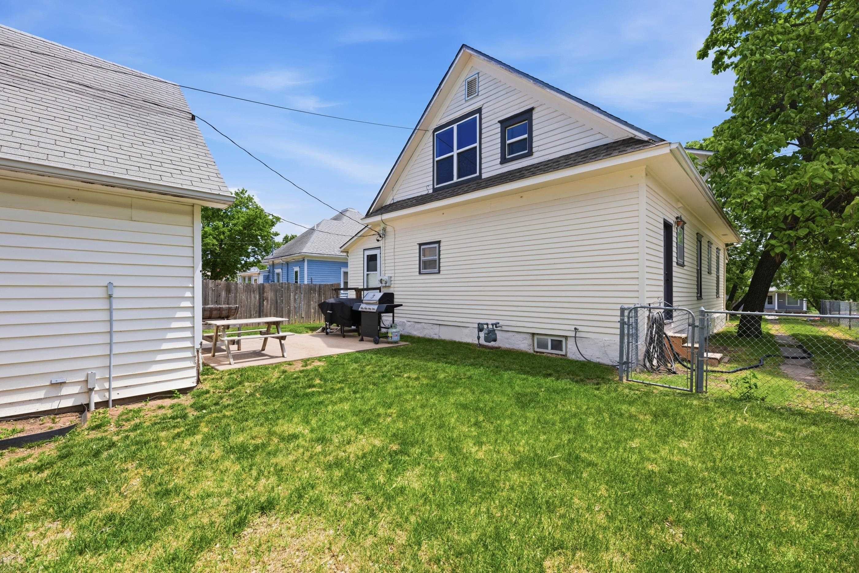 218 E 10th Street Newton KS 67114