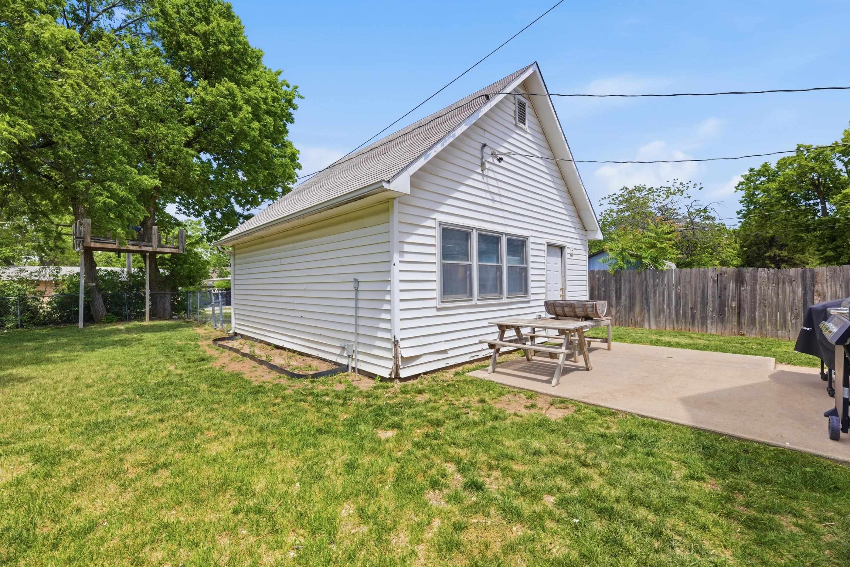 218 E 10th Street Newton KS 67114