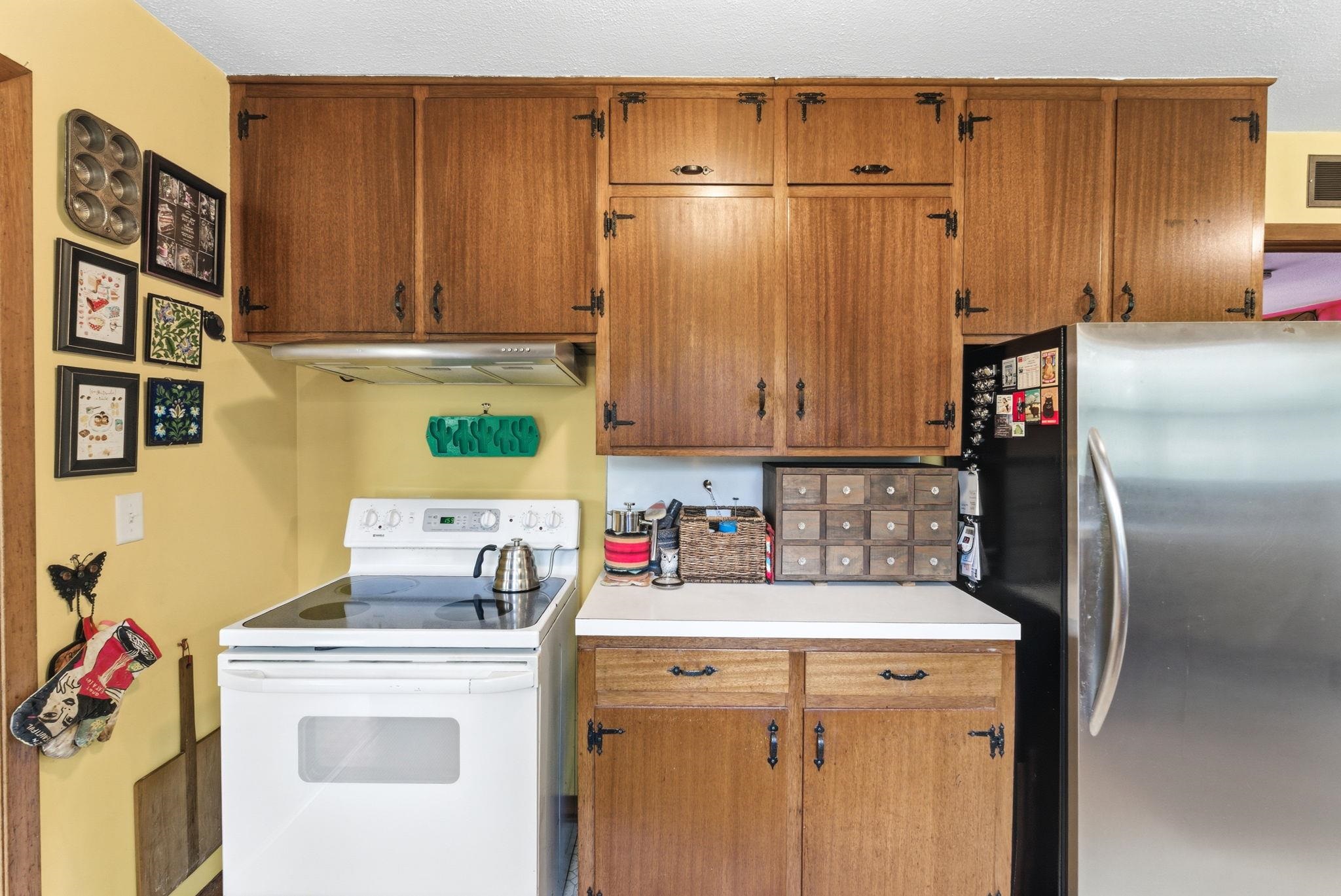18 W Rolling Hills Drive Wichita KS 67212-3760