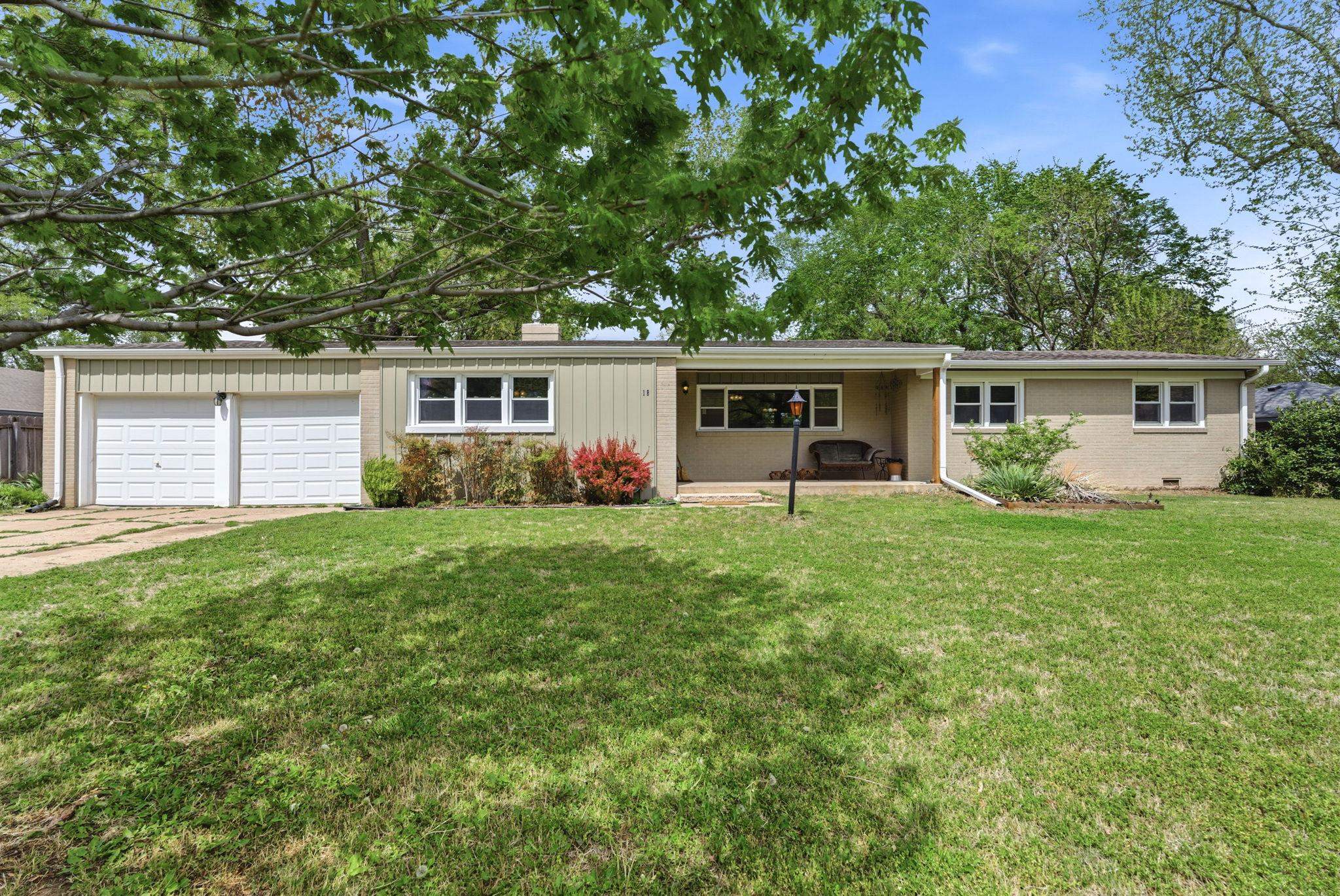 18 W Rolling Hills Drive Wichita KS 67212-3760