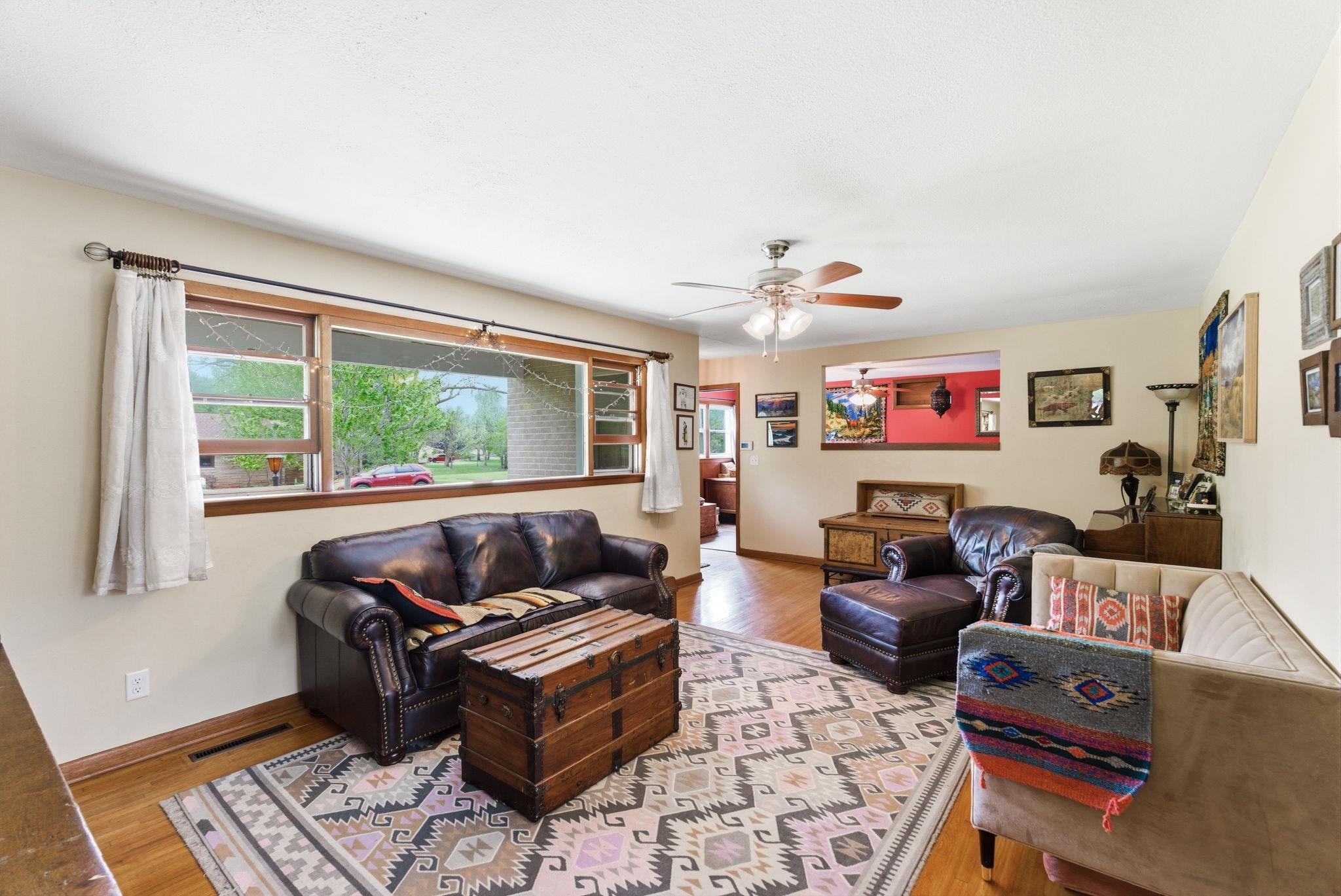 18 W Rolling Hills Drive Wichita KS 67212-3760