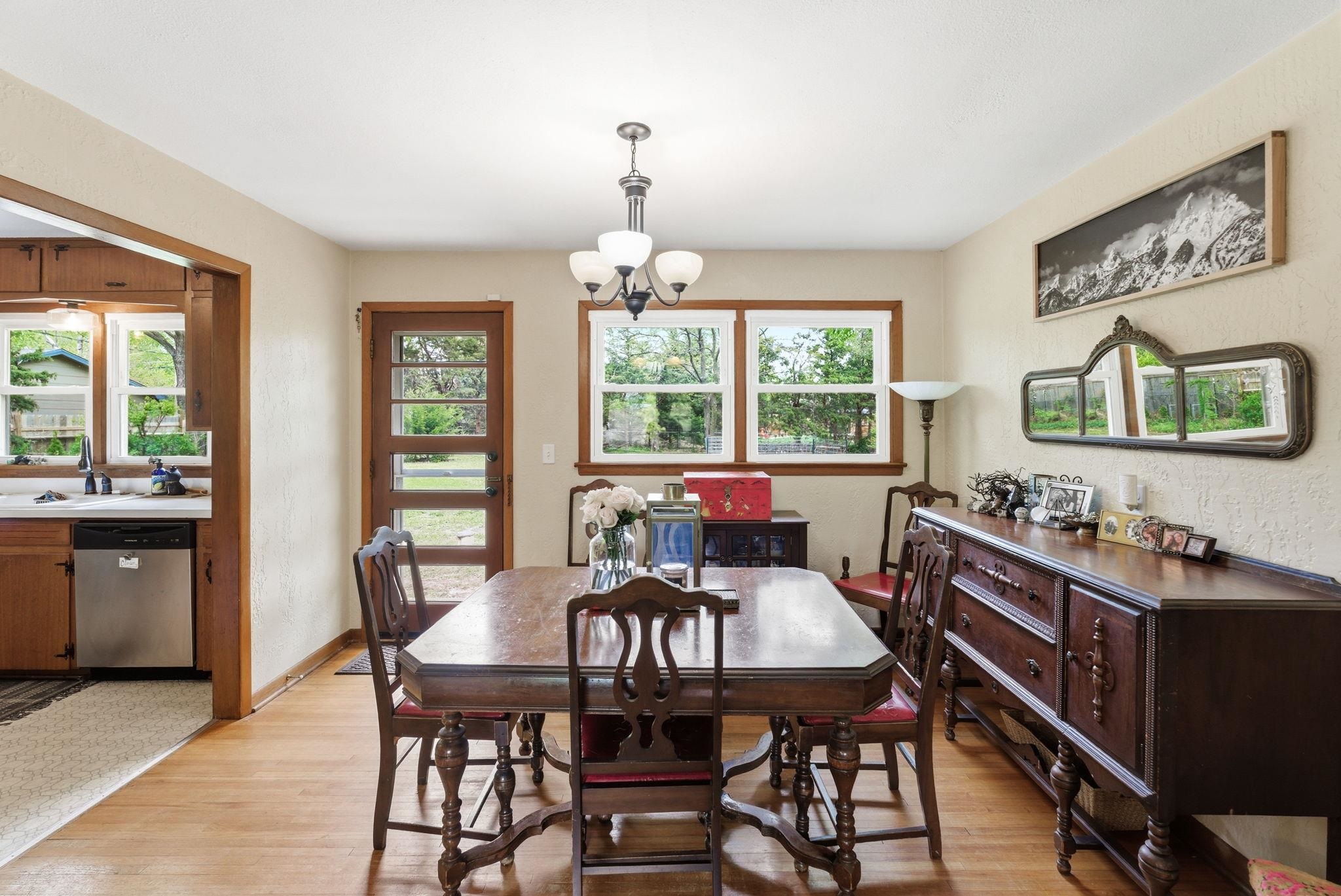 18 W Rolling Hills Drive Wichita KS 67212-3760