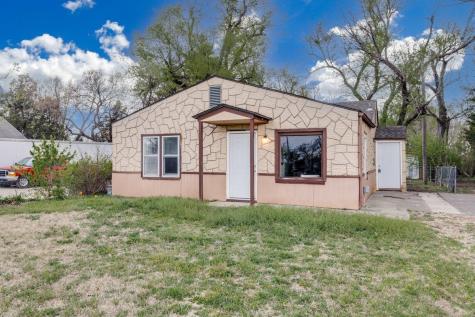 1524 E 12th Street Newton KS 67114