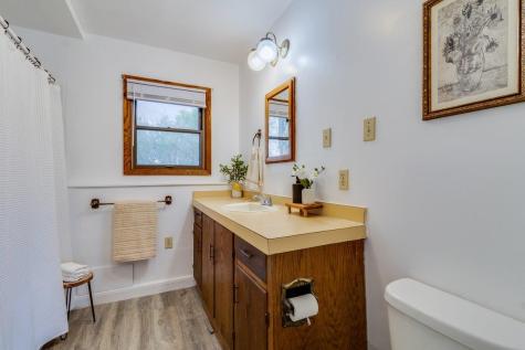 1524 E 12th Street Newton KS 67114