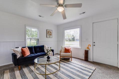 1524 E 12th Street Newton KS 67114