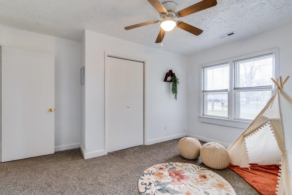 1524 E 12th Street Newton KS 67114