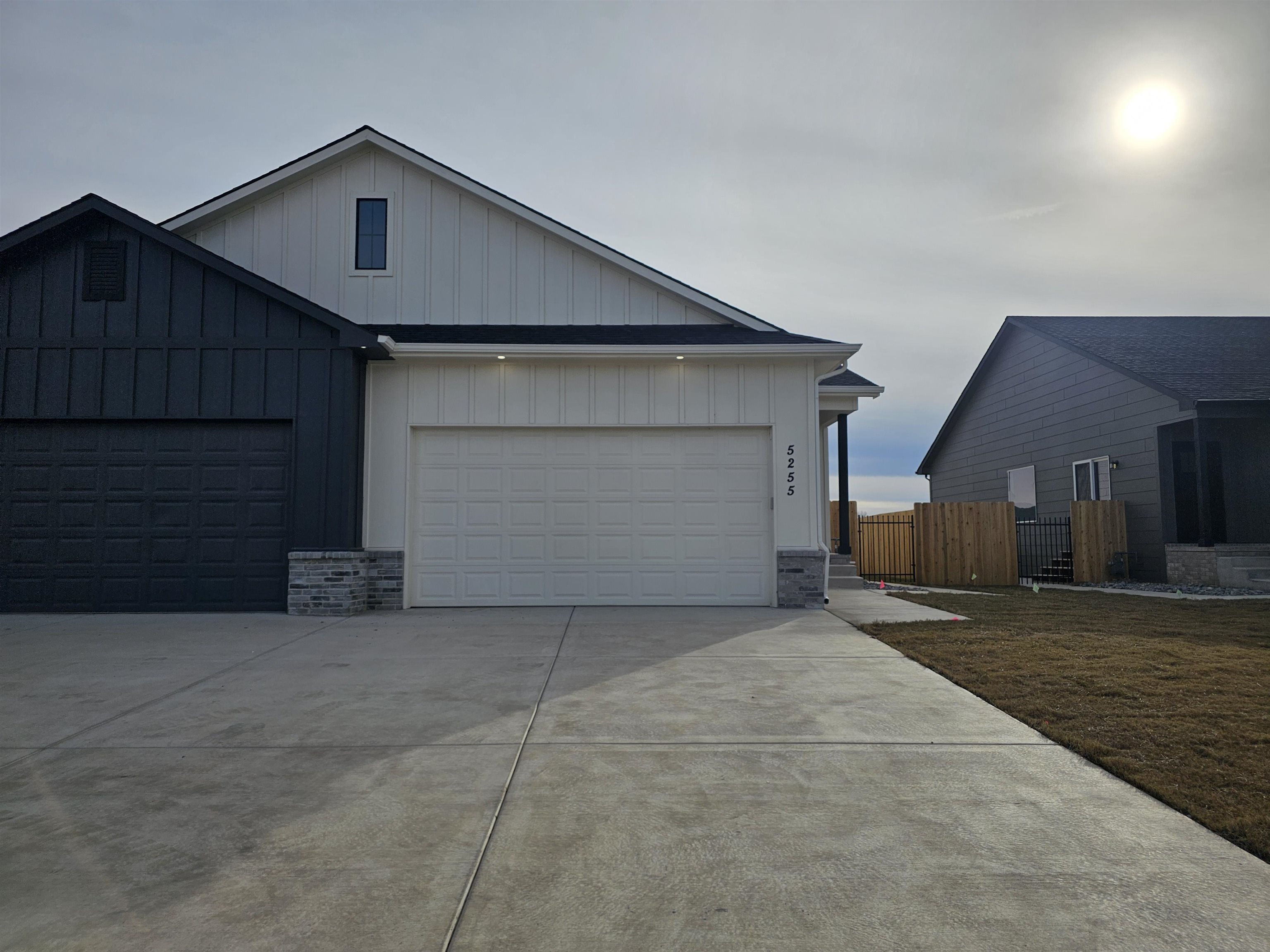 5255 Pinecrest Court N Bel Aire KS 67220