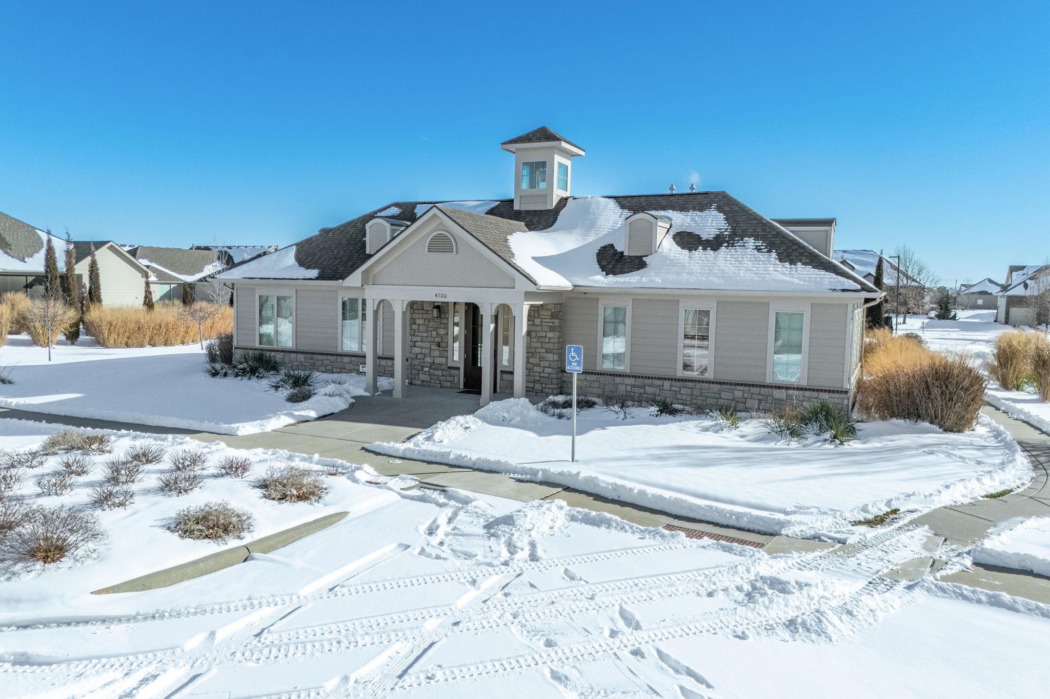 4883 N Prestwick Avenue Bel Aire KS 67226-7633