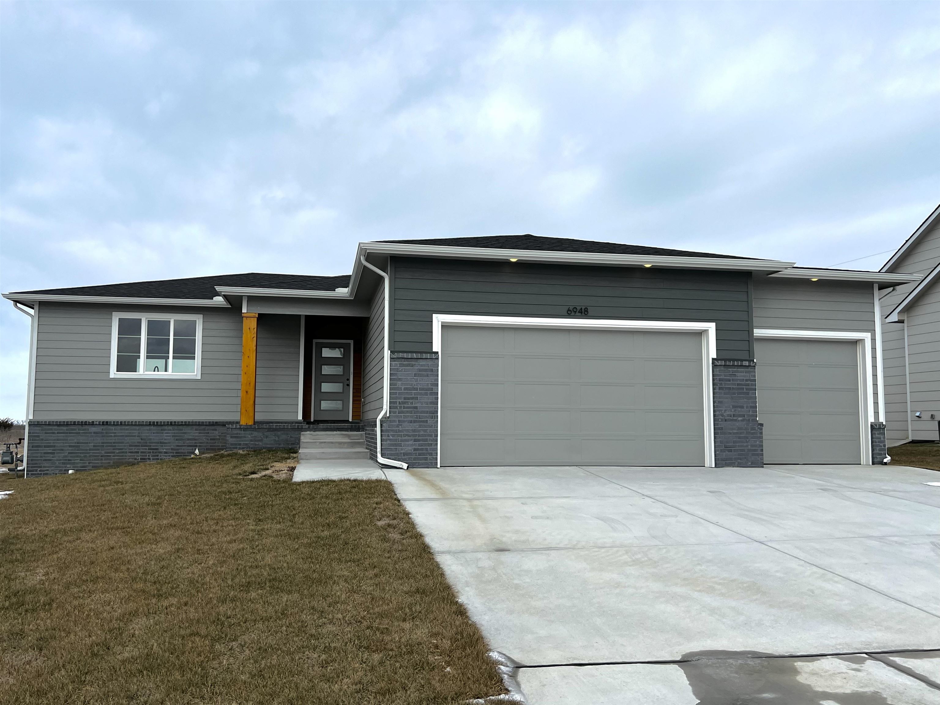 6948 E Pheasant Ridge Street Bel Aire KS 67226