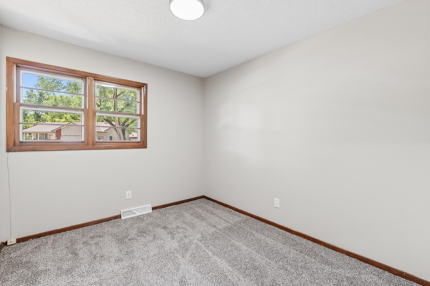 5952 N Palm Lane Wichita KS 67204