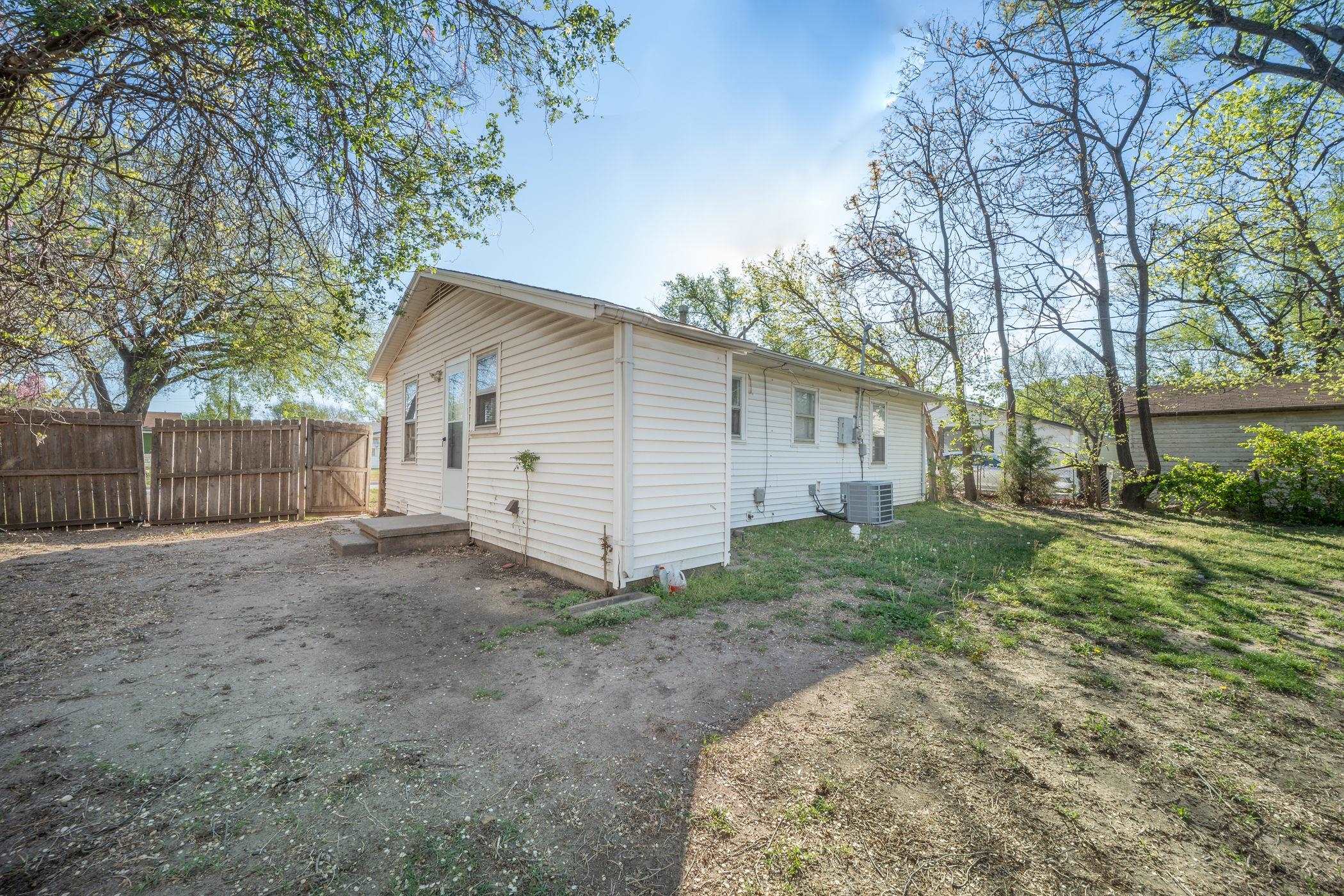 1907 S Catherine Street Wichita KS 67213