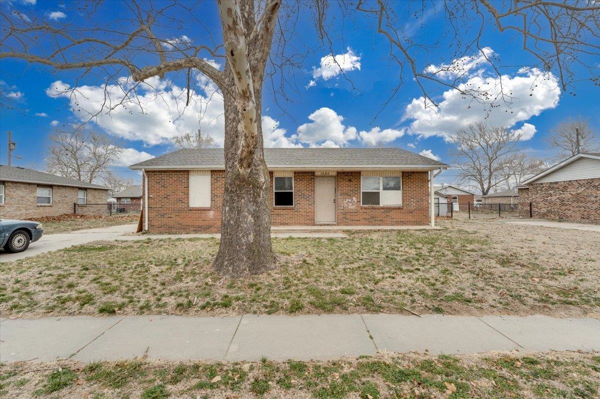 1602 E Del Mar Wichita KS 67216