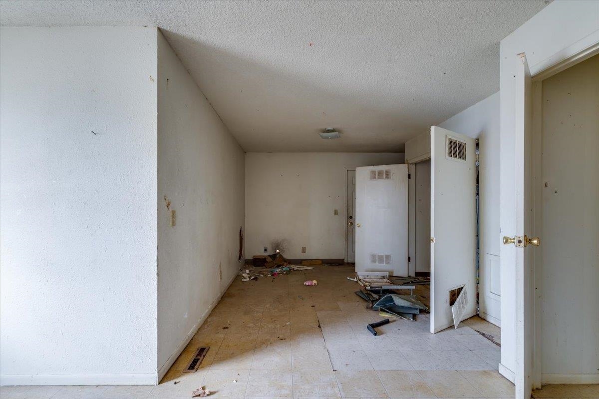 1602 E Del Mar Wichita KS 67216