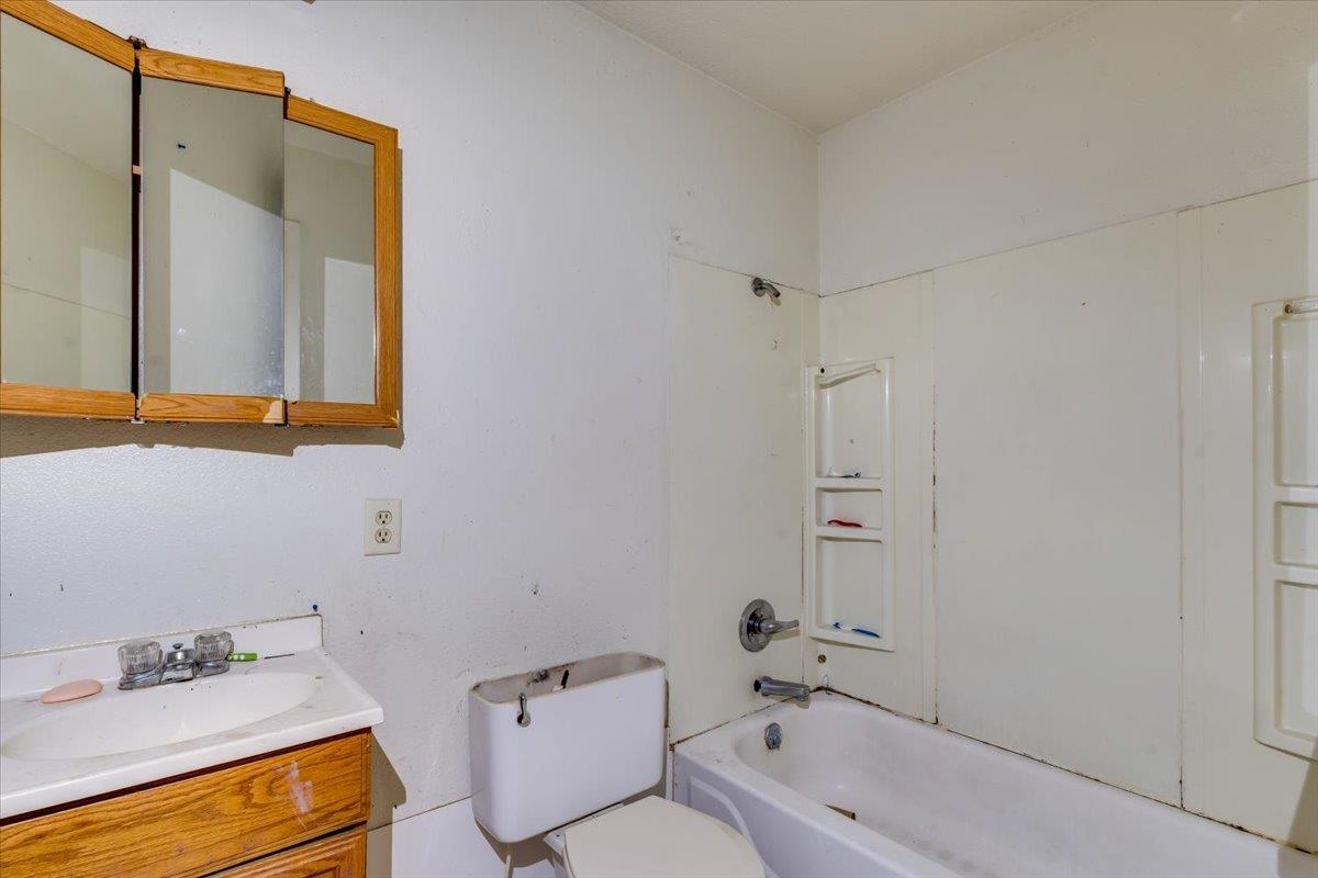 1602 E Del Mar Wichita KS 67216