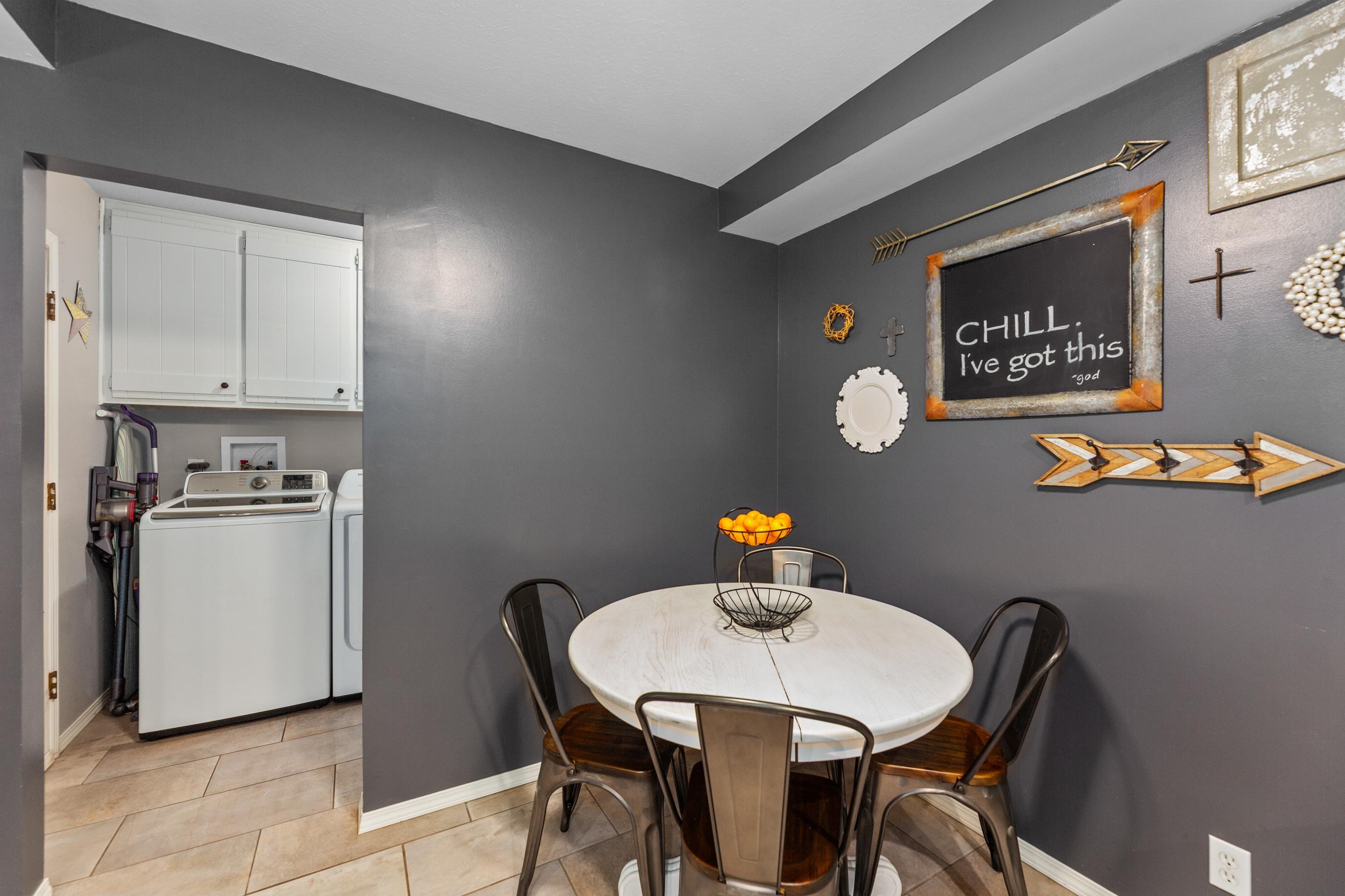 944 N Valleyview Lane Wichita KS 67212