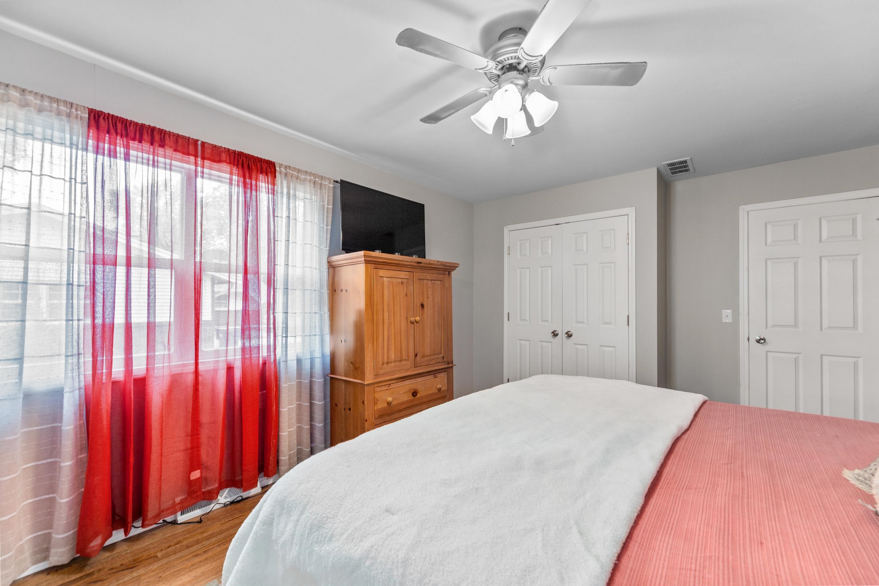 944 N Valleyview Lane Wichita KS 67212