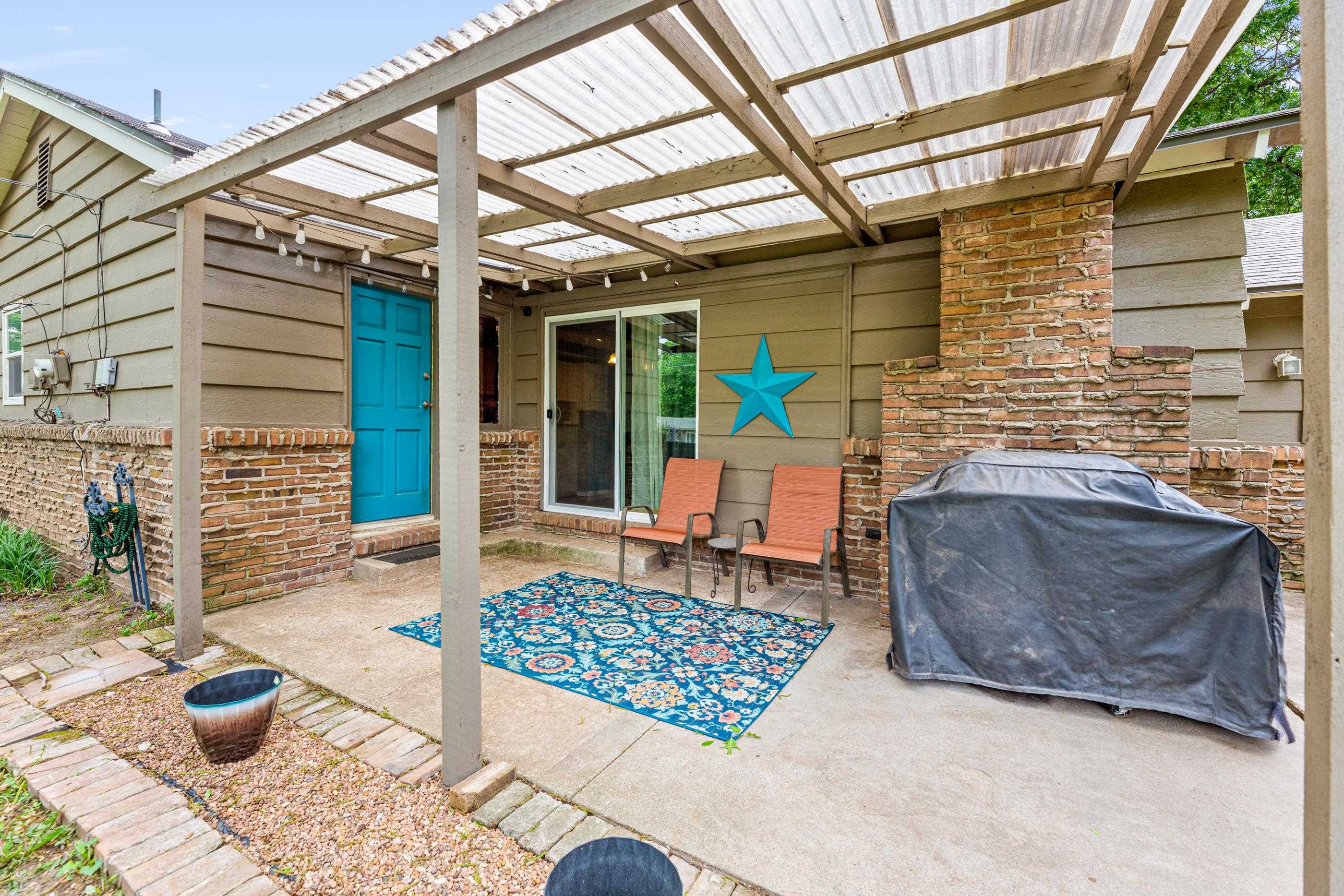 944 N Valleyview Lane Wichita KS 67212