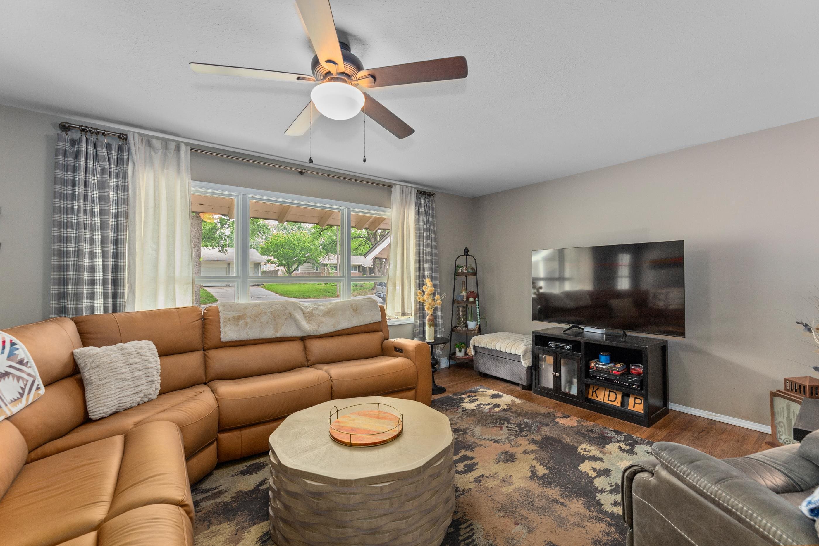944 N Valleyview Lane Wichita KS 67212