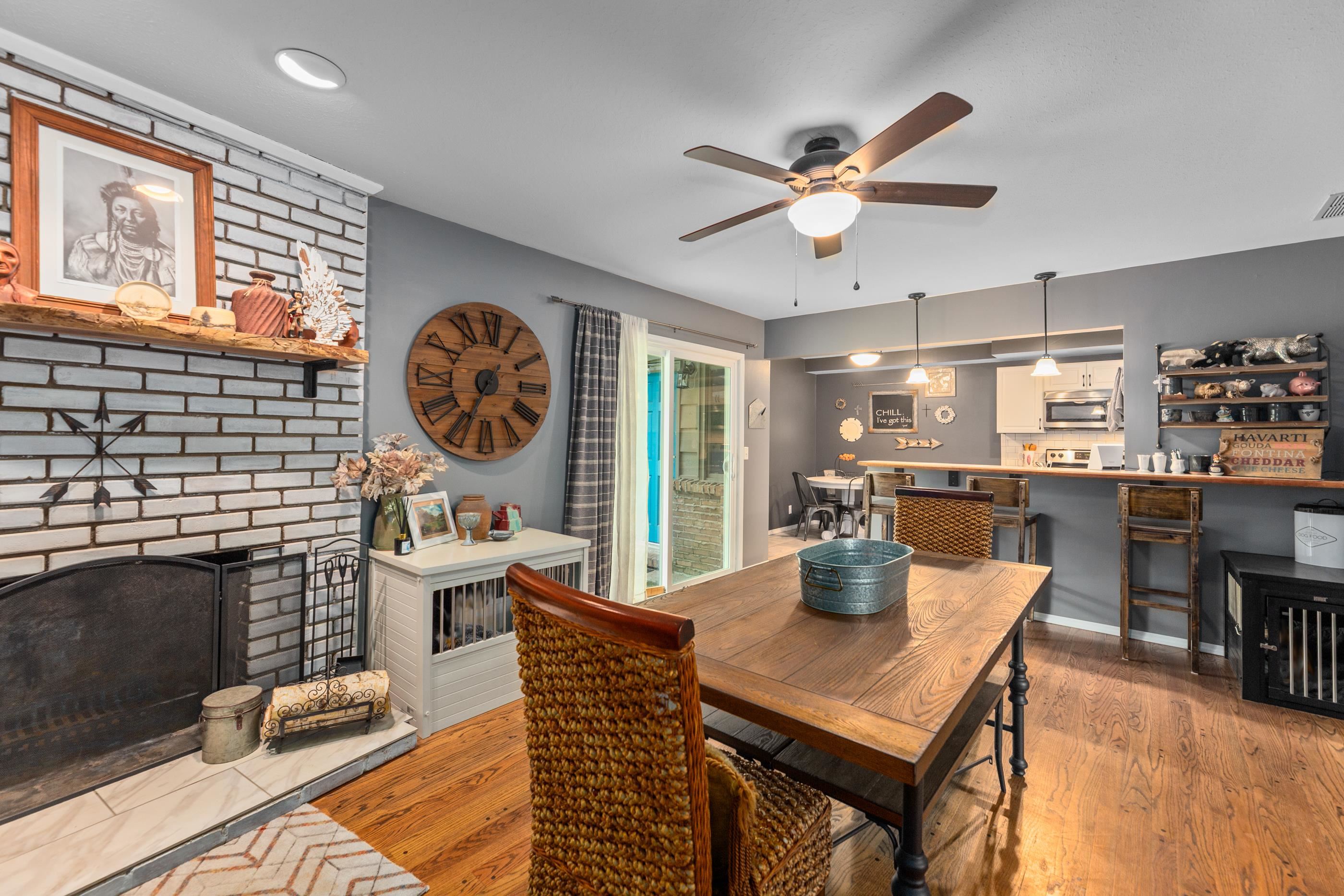 944 N Valleyview Lane Wichita KS 67212