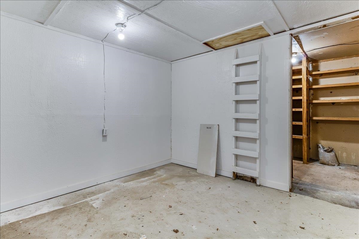 3212 E Fairhaven Drive Wichita KS 67216