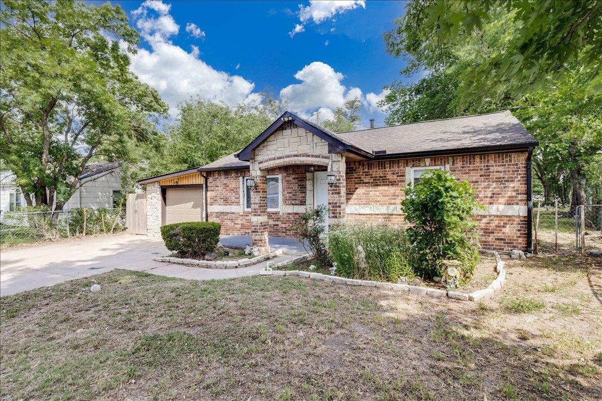 3212 E Fairhaven Drive Wichita KS 67216