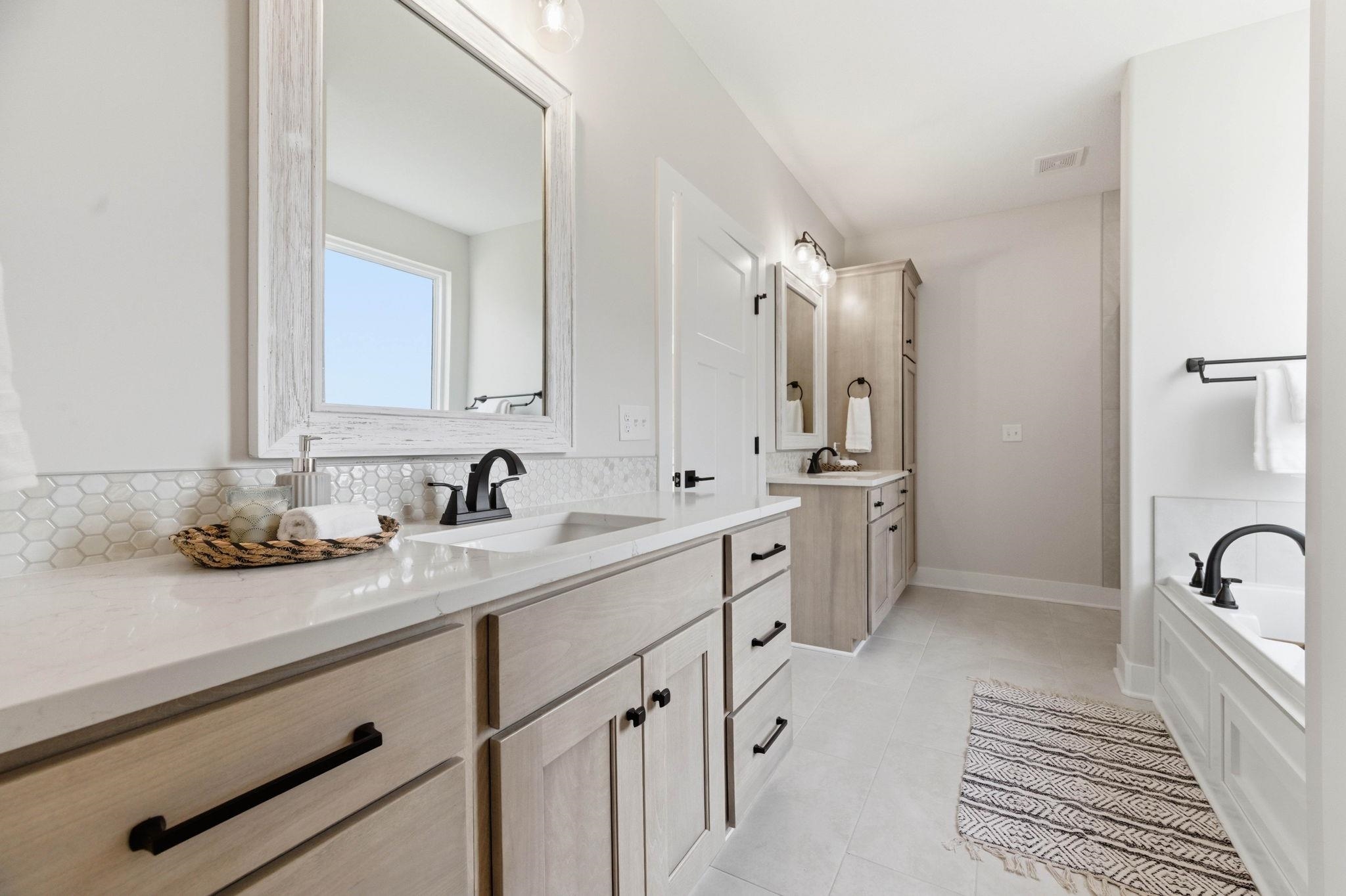 7905 E Turquoise Trail Bel Aire KS 67226