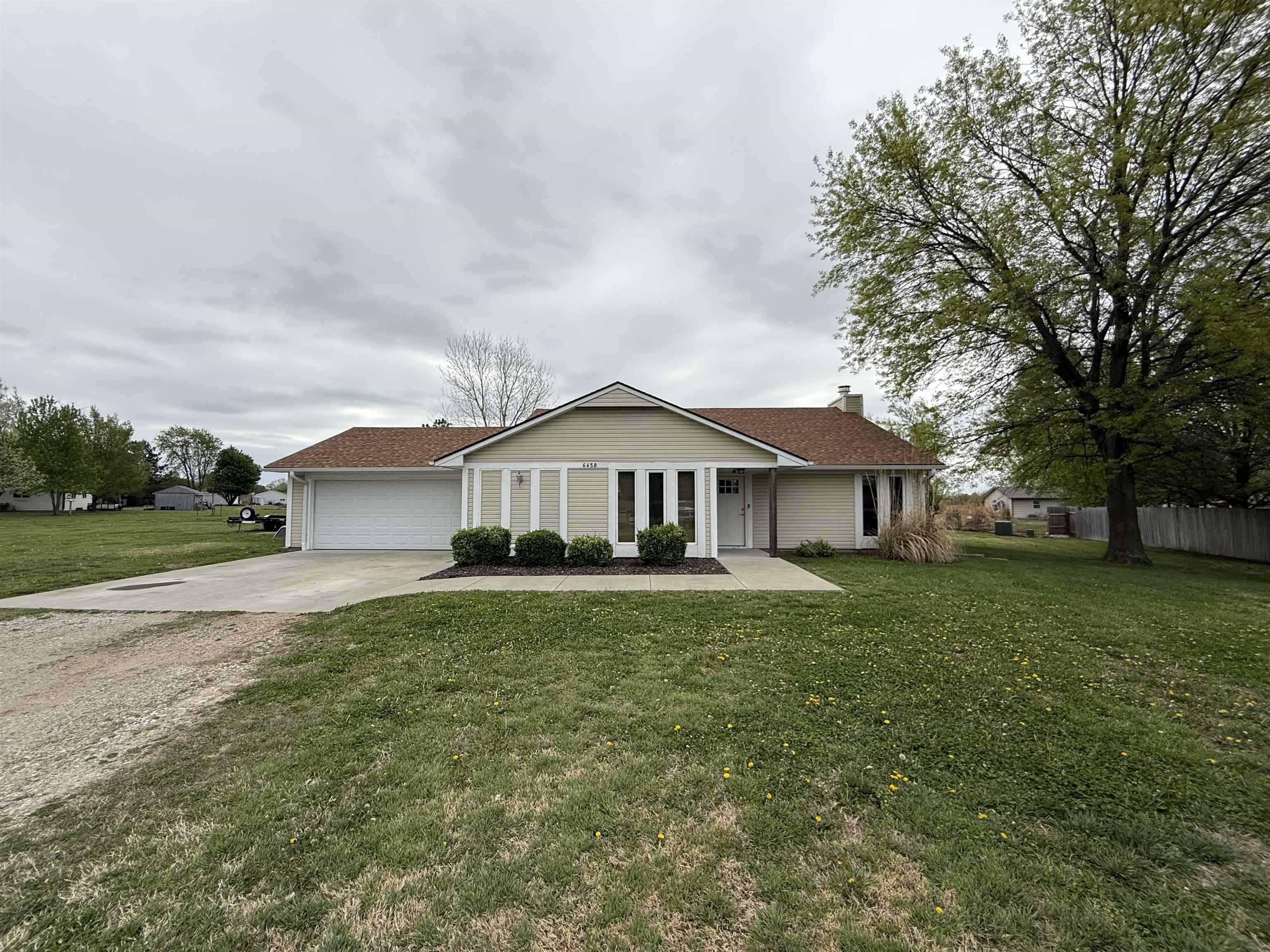 6658 S Bedford Circle Derby KS 67037
