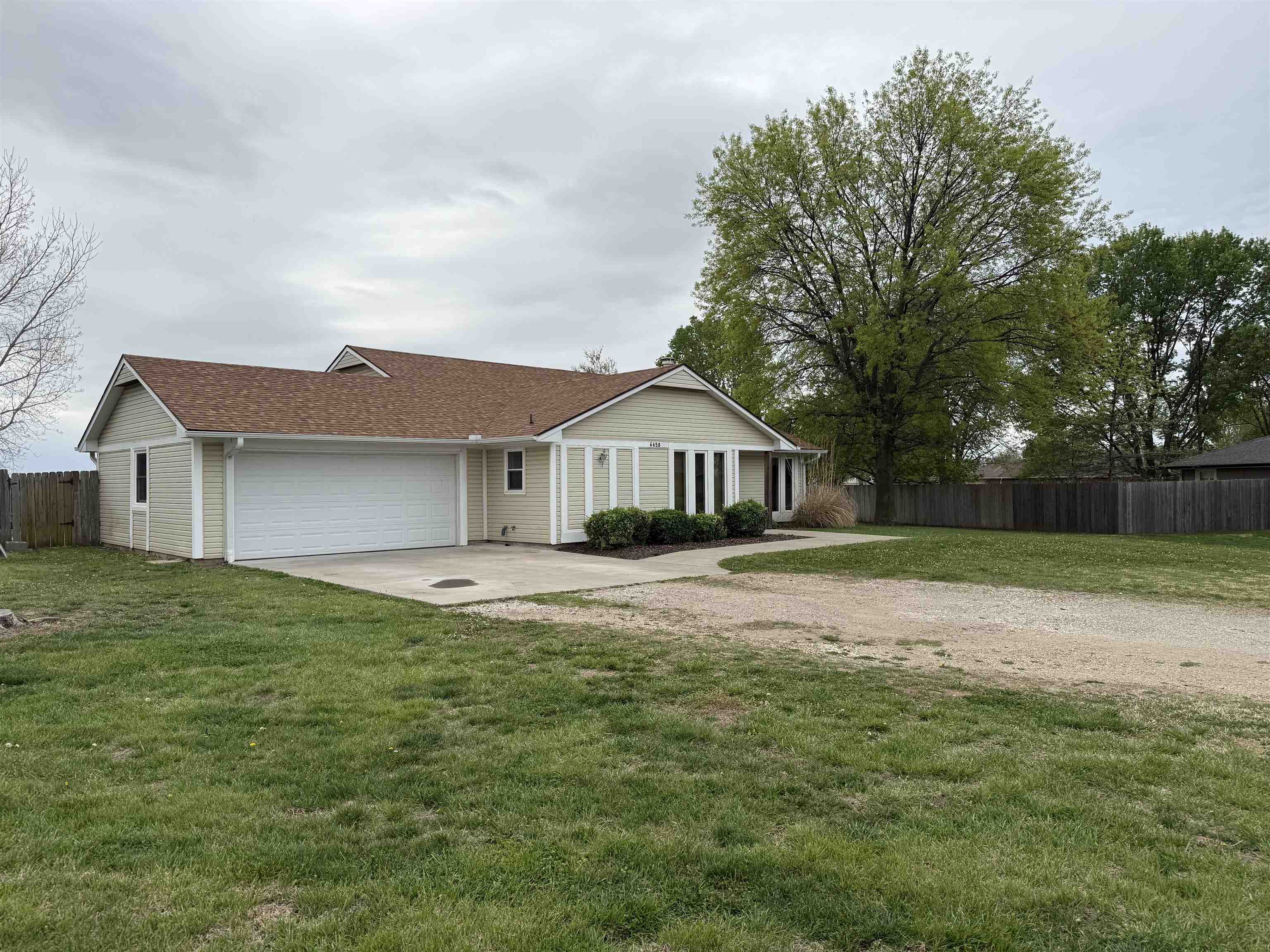 6658 S Bedford Circle Derby KS 67037